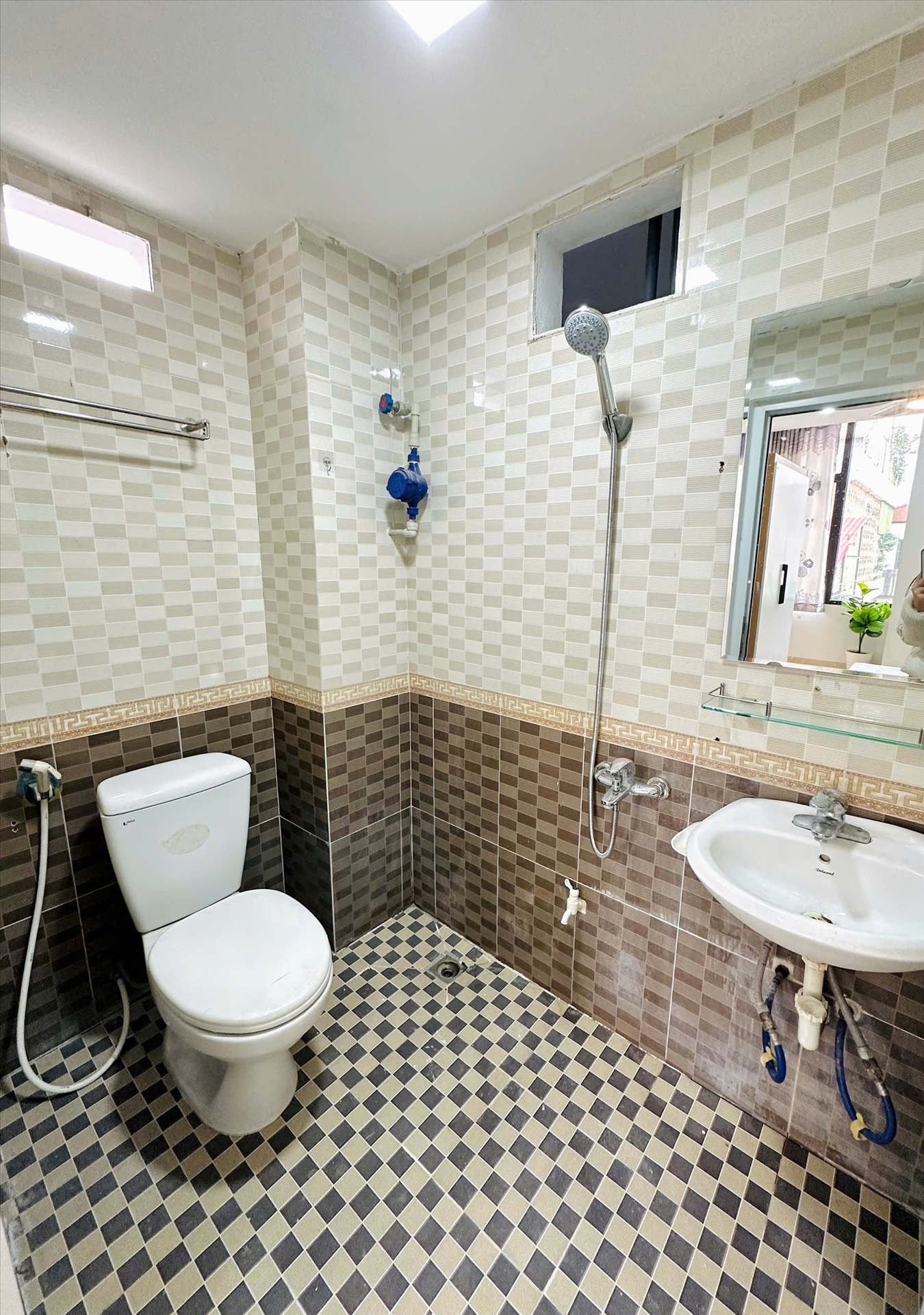 Phòng trọ Studio 30m2 tại TT House Trung Kính - Cầu Giấy - Phòng tắm