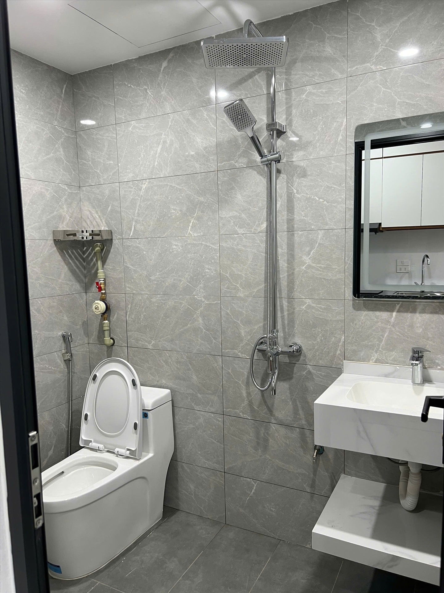 Phòng trọ Studio 38m2 tại ĐT Home Chính Kinh - Thanh Xuân - Phòng tắm