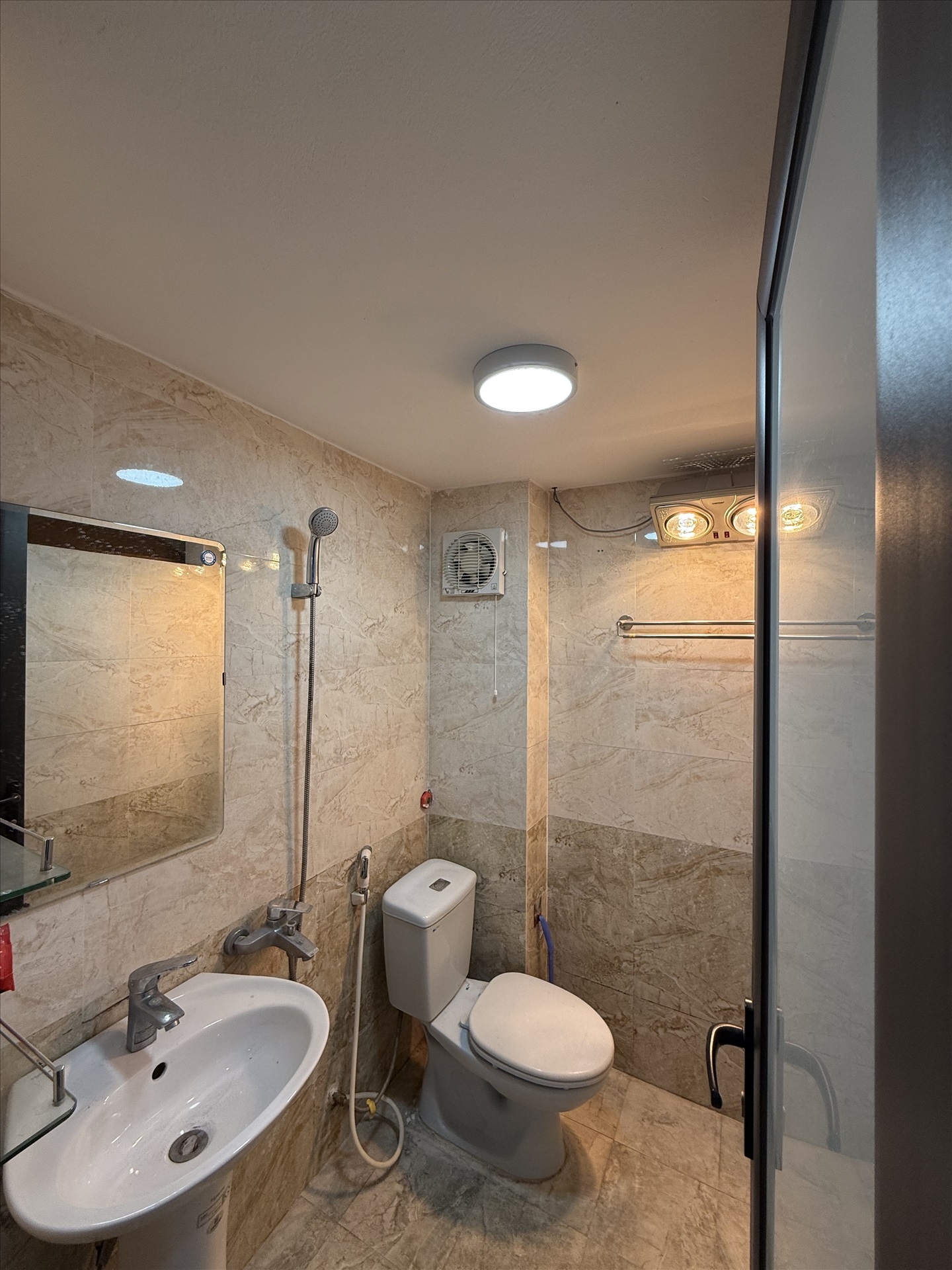 Phòng trọ Studio 26m2 tại TH Apartment 1 Đình Thôn - Nam Từ Liêm - Phòng tắm