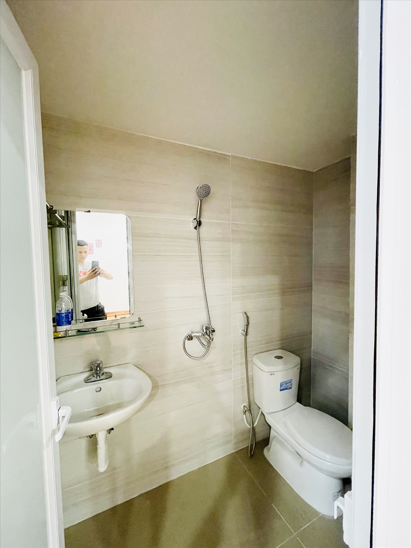 Phòng trọ 2 Phòng ngủ 50m2 tại Friends Team Xuân Thủy - Cầu Giấy - Phòng tắm