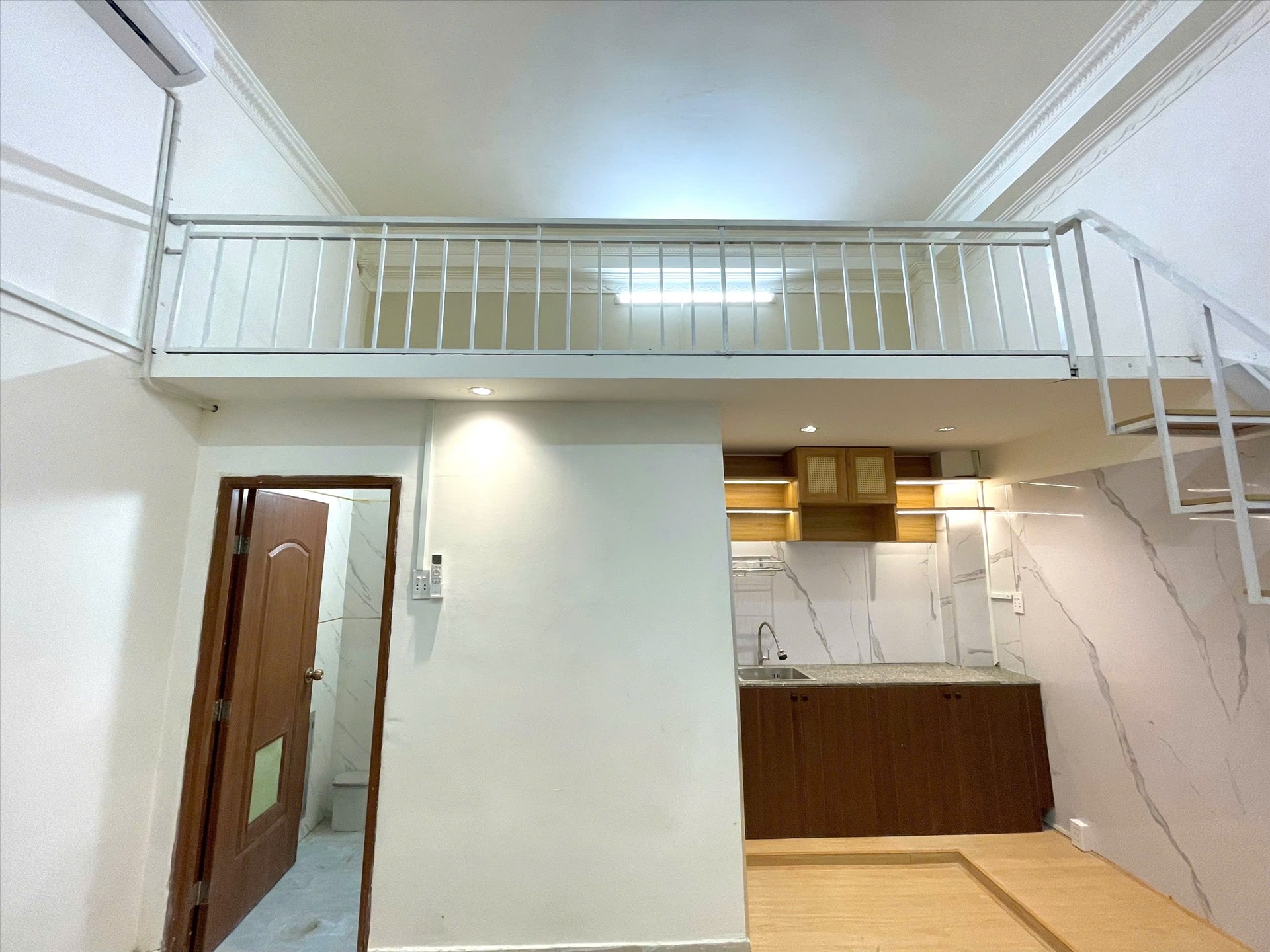 Phòng trọ Duplex 25m2 tại Jinjoo Home Nguyễn Hữu Cảnh - Bình Thạnh - Phòng khách