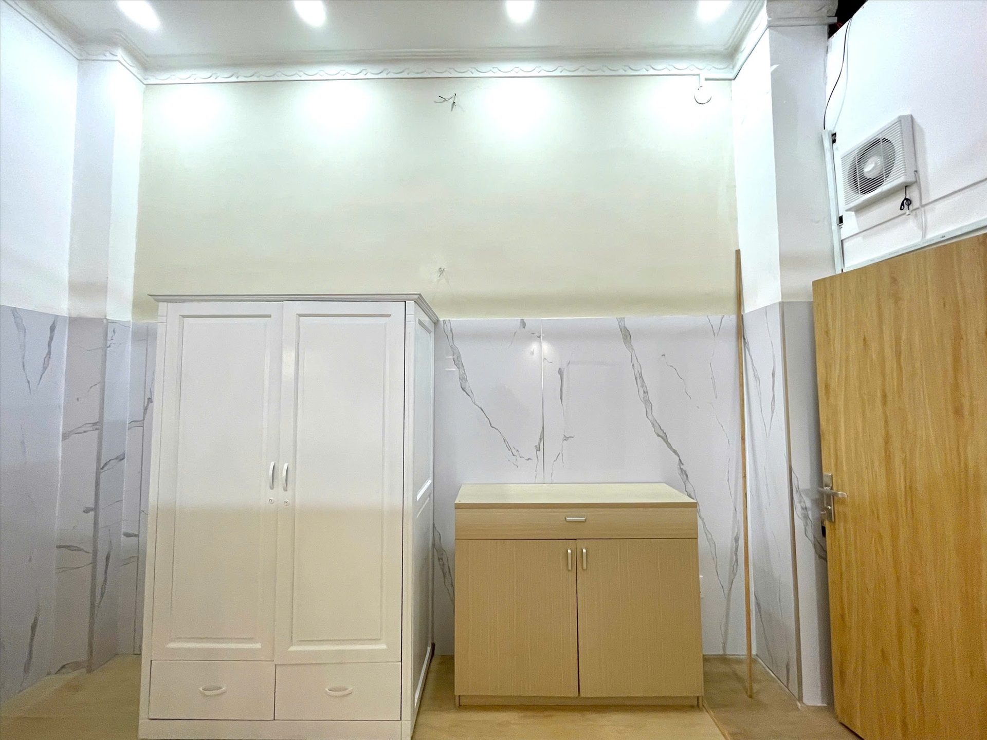 Phòng trọ Duplex 25m2 tại Jinjoo Home Nguyễn Hữu Cảnh - Bình Thạnh - Phòng khách