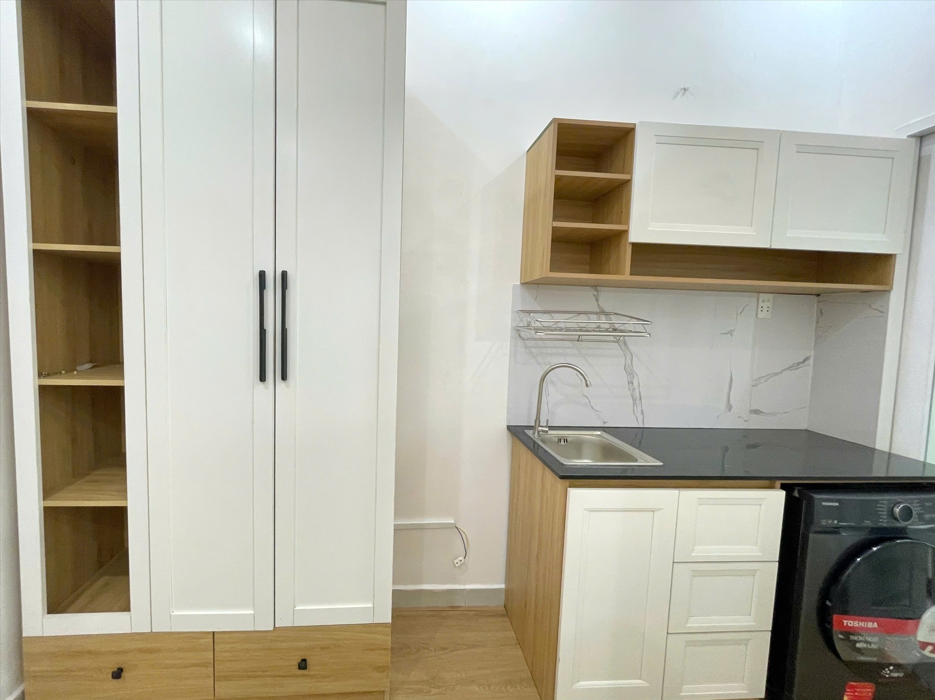 Phòng trọ Jinjoo Home Nguyễn Hữu Cảnh - Bình Thạnh - Phòng (*)