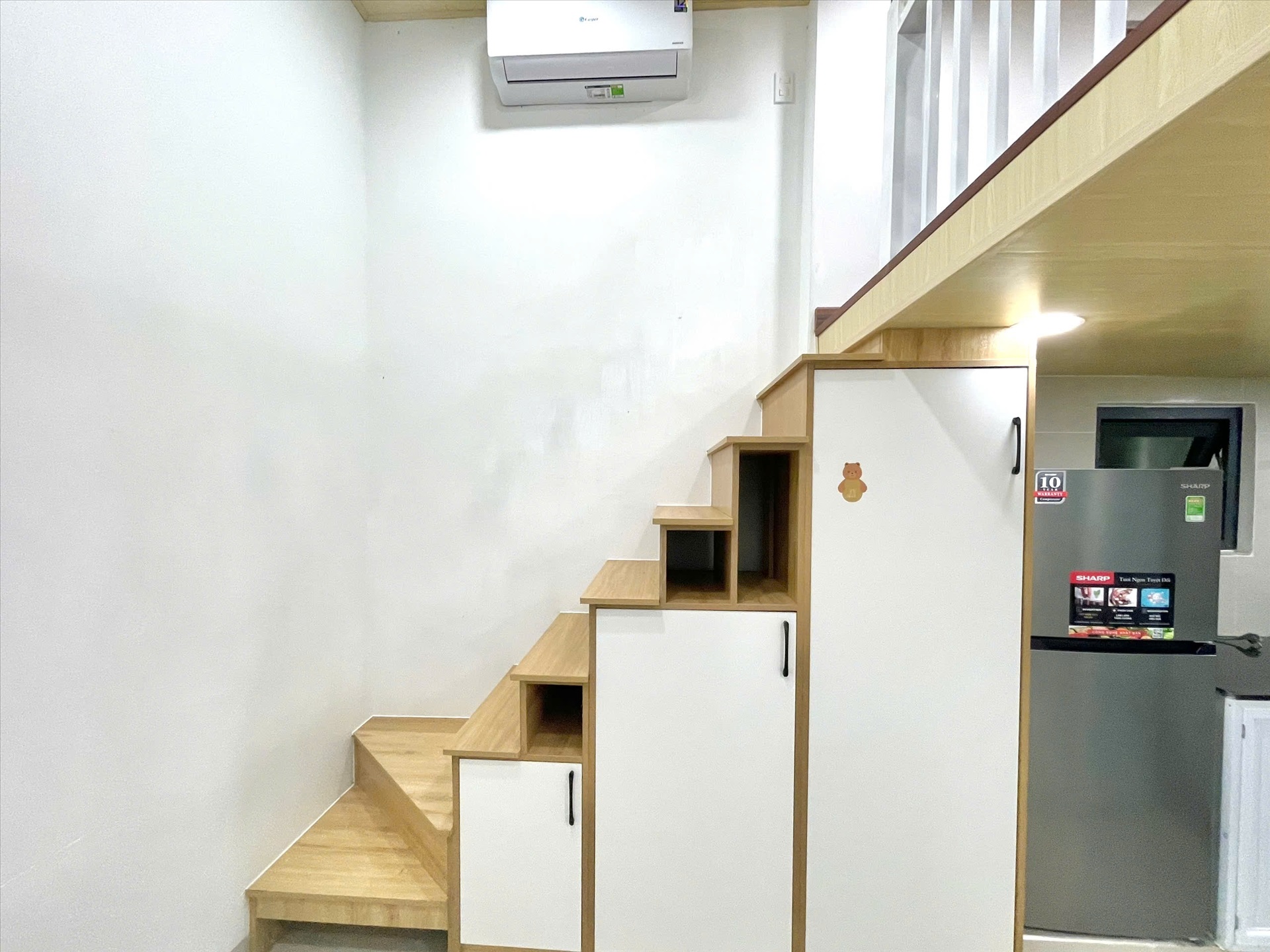 Phòng trọ Duplex 25m2 tại Jinjoo Home Ngô Tất Tố - Bình Thạnh - Phòng khách