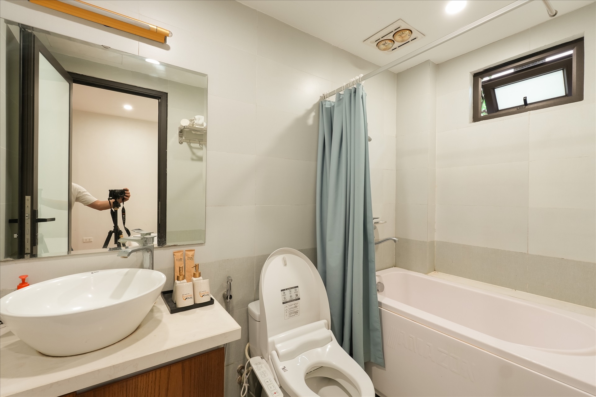 Phòng trọ Studio 60m2 tại Nine House Linh Lang - Ba Đình - Phòng tắm