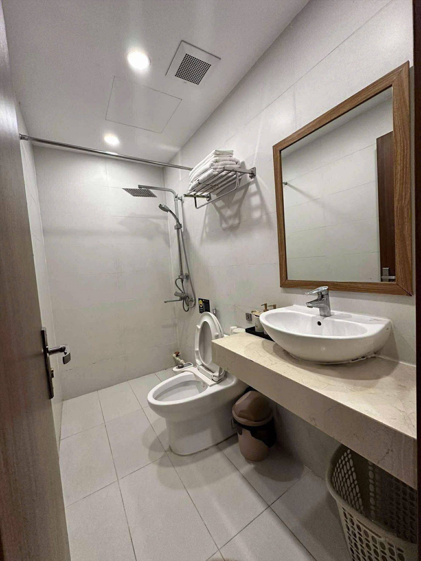 Phòng trọ Studio 35m2 tại Nine House 1 Kim Mã - Ba Đình - Phòng tắm