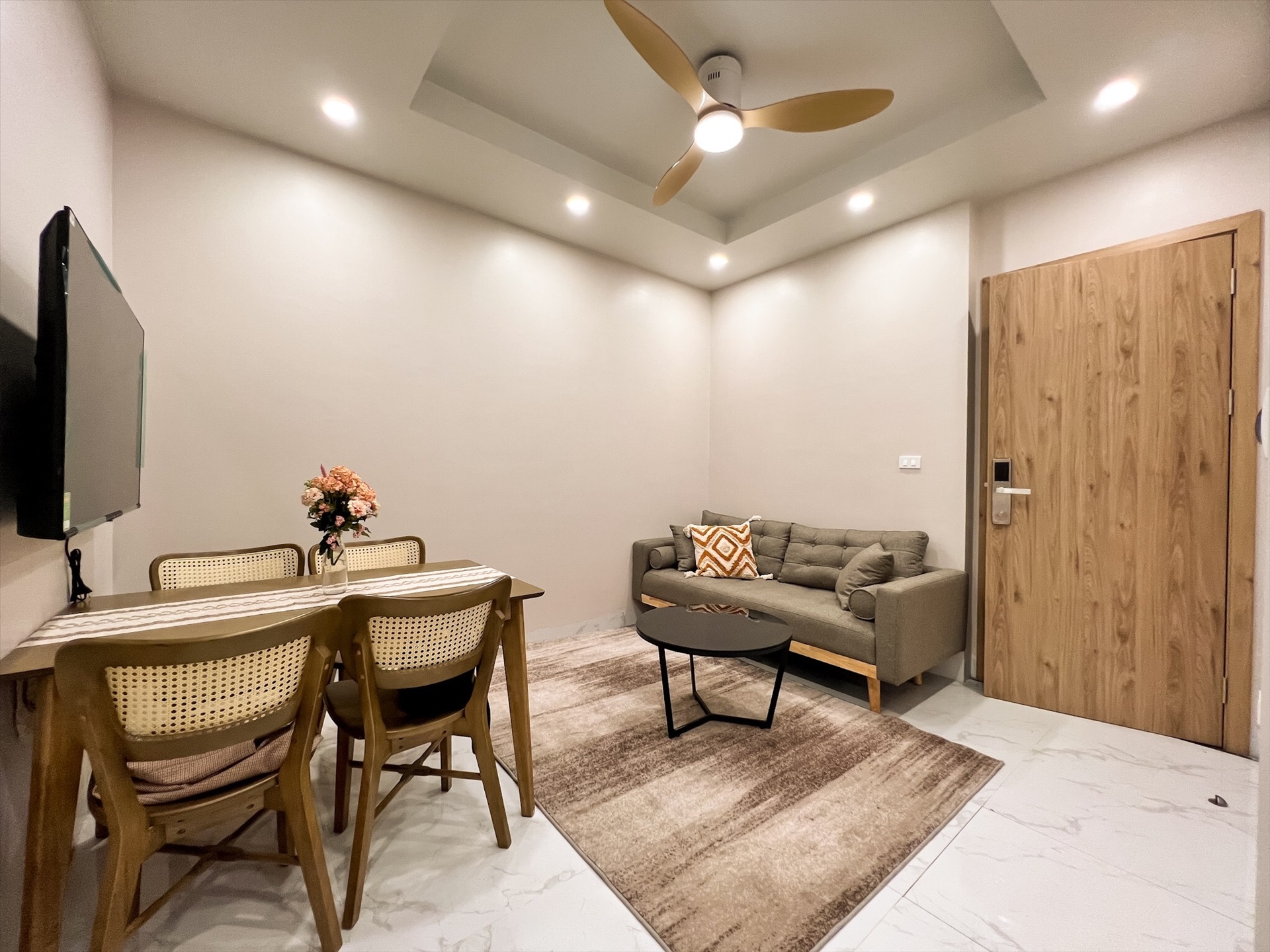 Phòng trọ Nine House Đội Cấn - Ba Đình