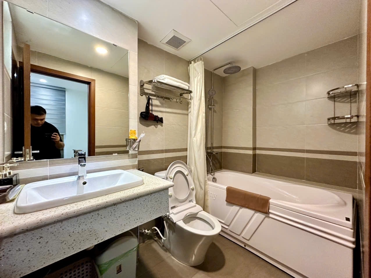 Phòng trọ 1 Phòng ngủ 35m2 tại Nine House Đào Tấn - Ba Đình - Phòng tắm