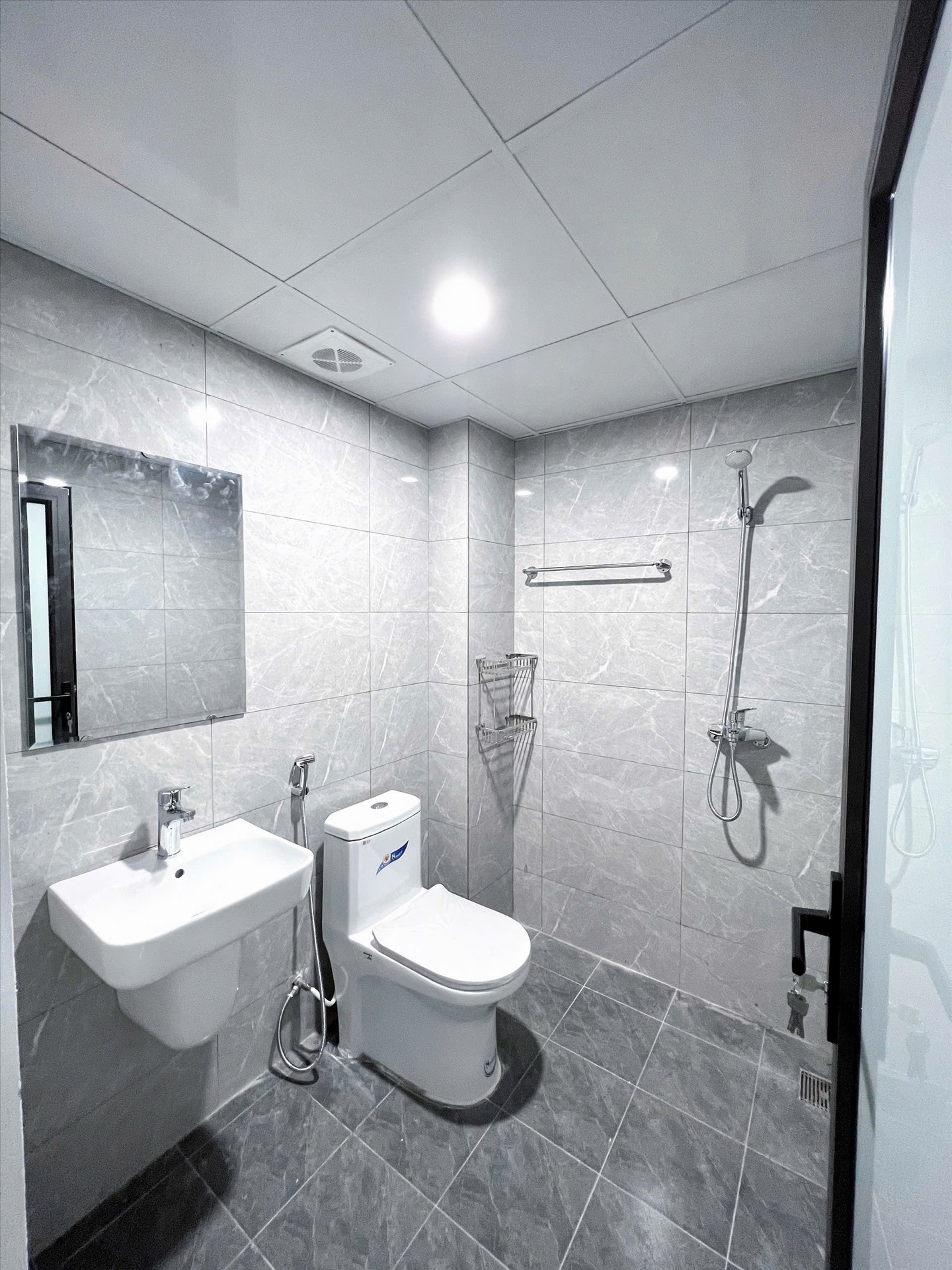 Phòng trọ Studio 25m2 tại AV Home 1 Xuân Đỉnh - Bắc Từ Liêm - Phòng tắm