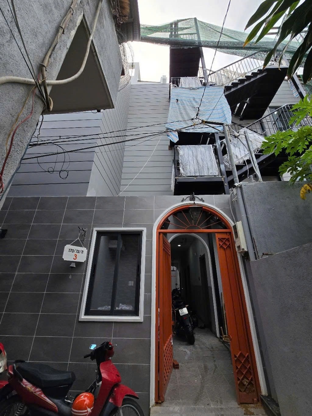 Phòng trọ PTC House 5 Bùi Đình Tuý- Bình Thạnh  - Toàn cảnh tòa nhà (*)