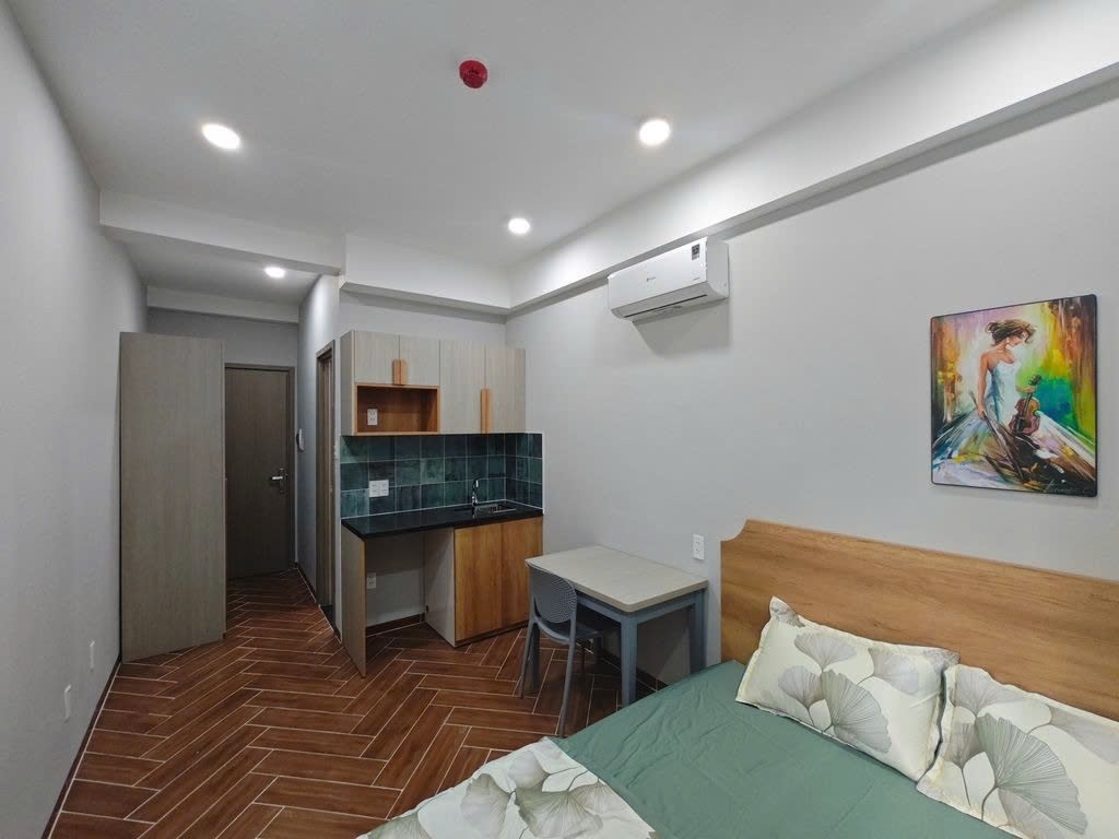 Phòng trọ PTC House 5 Bùi Đình Tuý- Bình Thạnh  - Phòng (*)