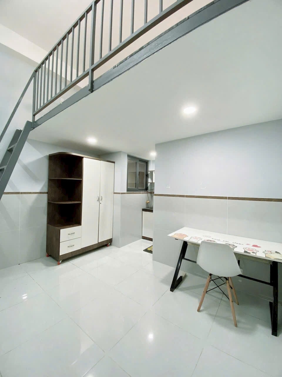 Phòng trọ Duplex 25m2 tại JinJoo Home Đinh Bộ Lĩnh - Bình Thạnh - Phòng khách