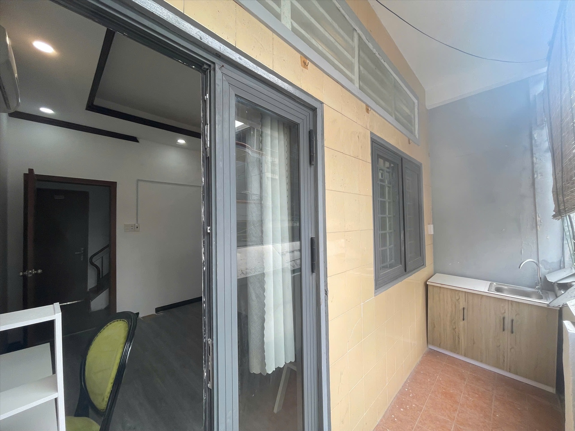 Phòng trọ Duplex 20m2 tại LL Home Trần Văn Quang - Tân Bình - Ban công