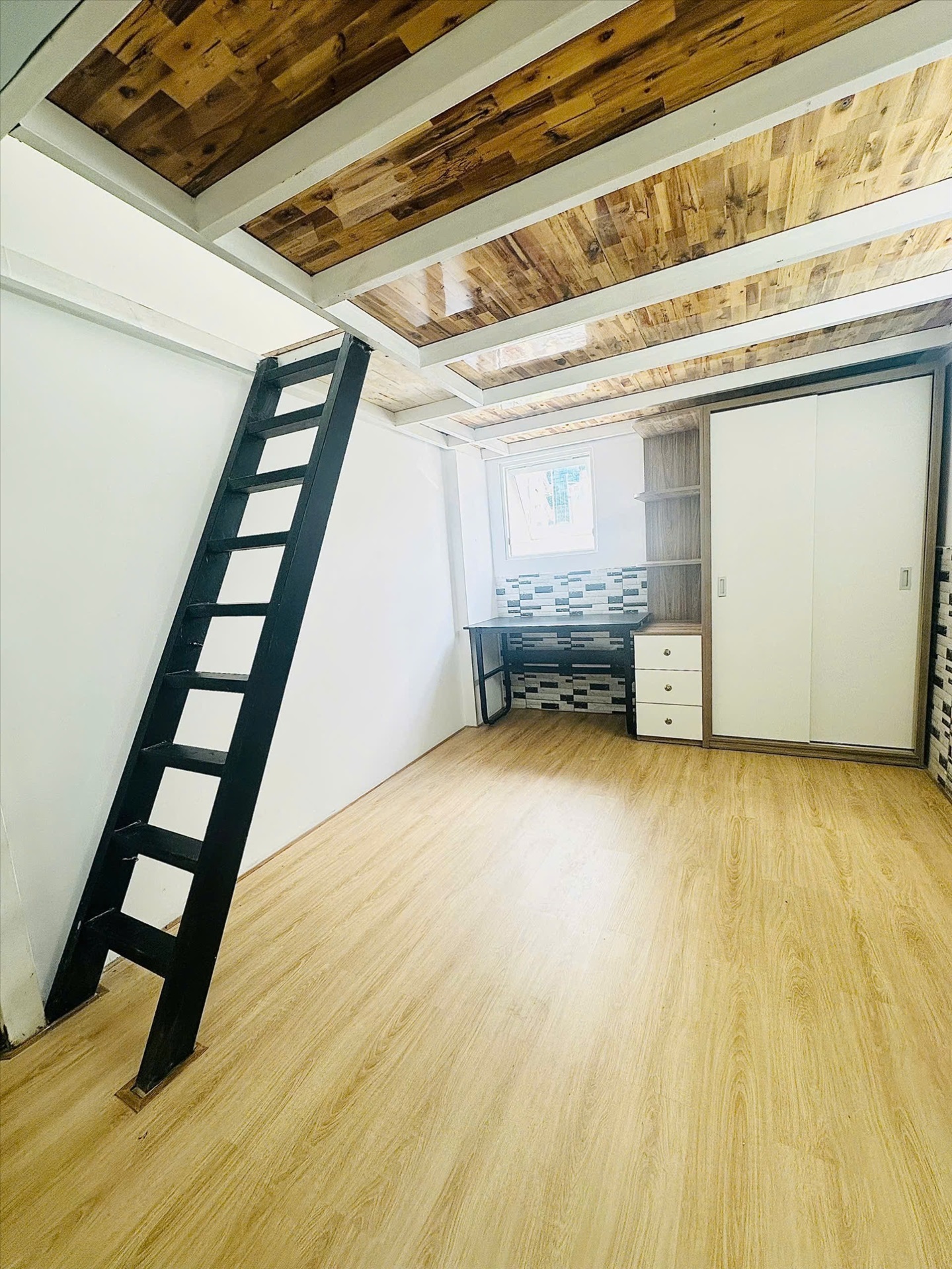 Phòng trọ Jinjoo Home 1 Nguyễn Thiện Thuật - Quận 3 - Phòng (*)