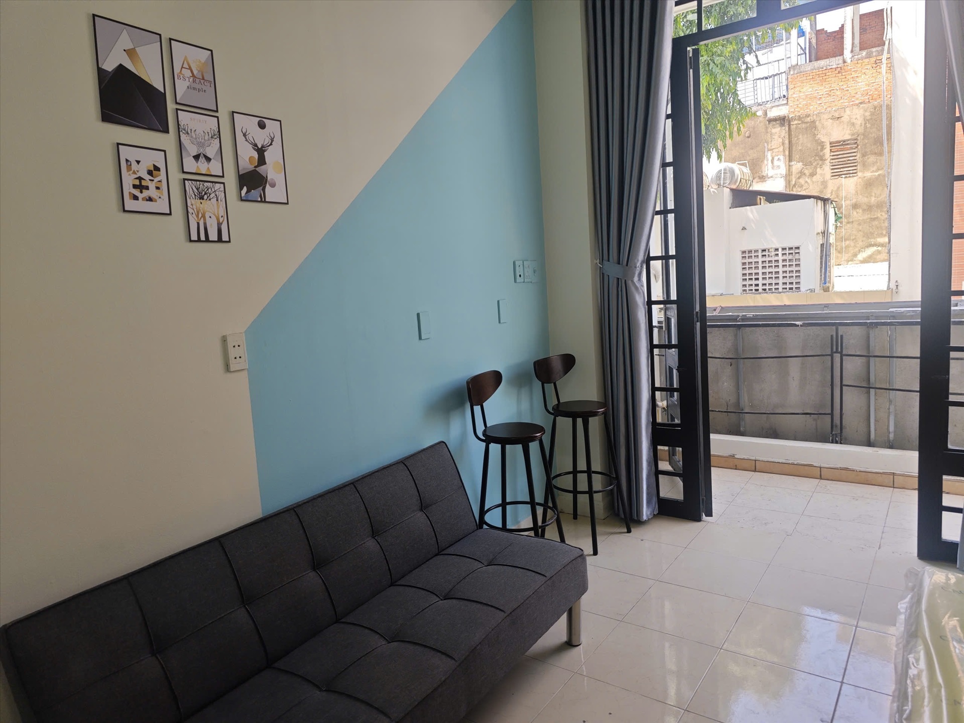 Phòng trọ Studio 42m2 tại MC House Nguyễn Thái Bình - Tân Bình - Phòng khách