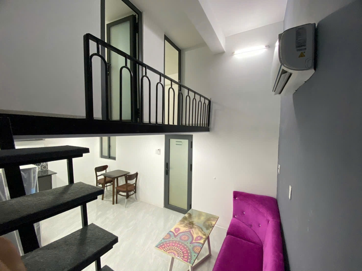 Phòng trọ Duplex 45m2 tại Huy Thịnh Apartment Phó Đức Chính - Quận 1 - Phòng khách