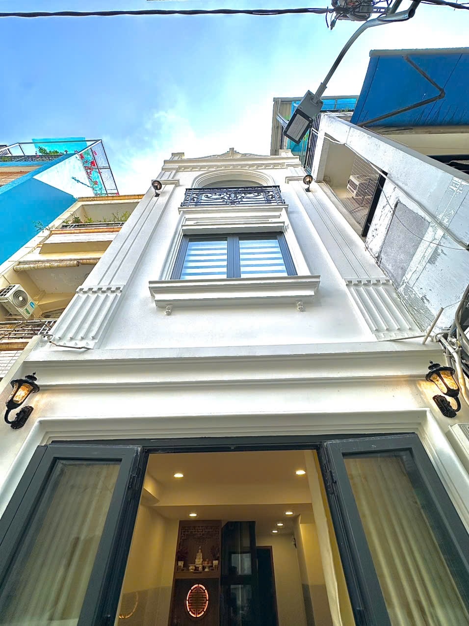 Phòng trọ AH House Trần Đình Xu - Quận 1 - Toàn cảnh tòa nhà (*)