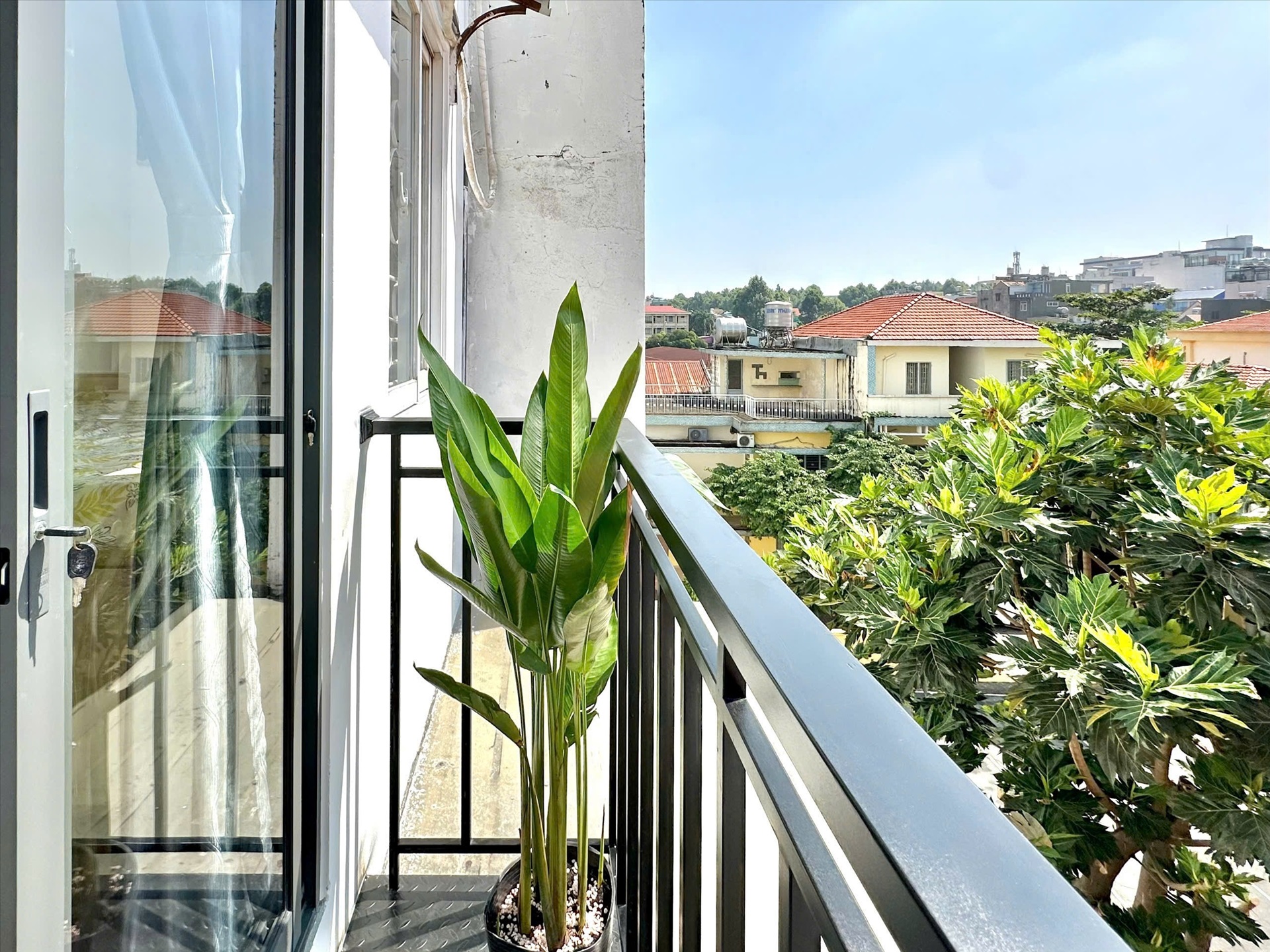 Phòng trọ 1 Phòng ngủ 35m2 tại HL Apartment Sông Thương - Tân Bình - Ban công
