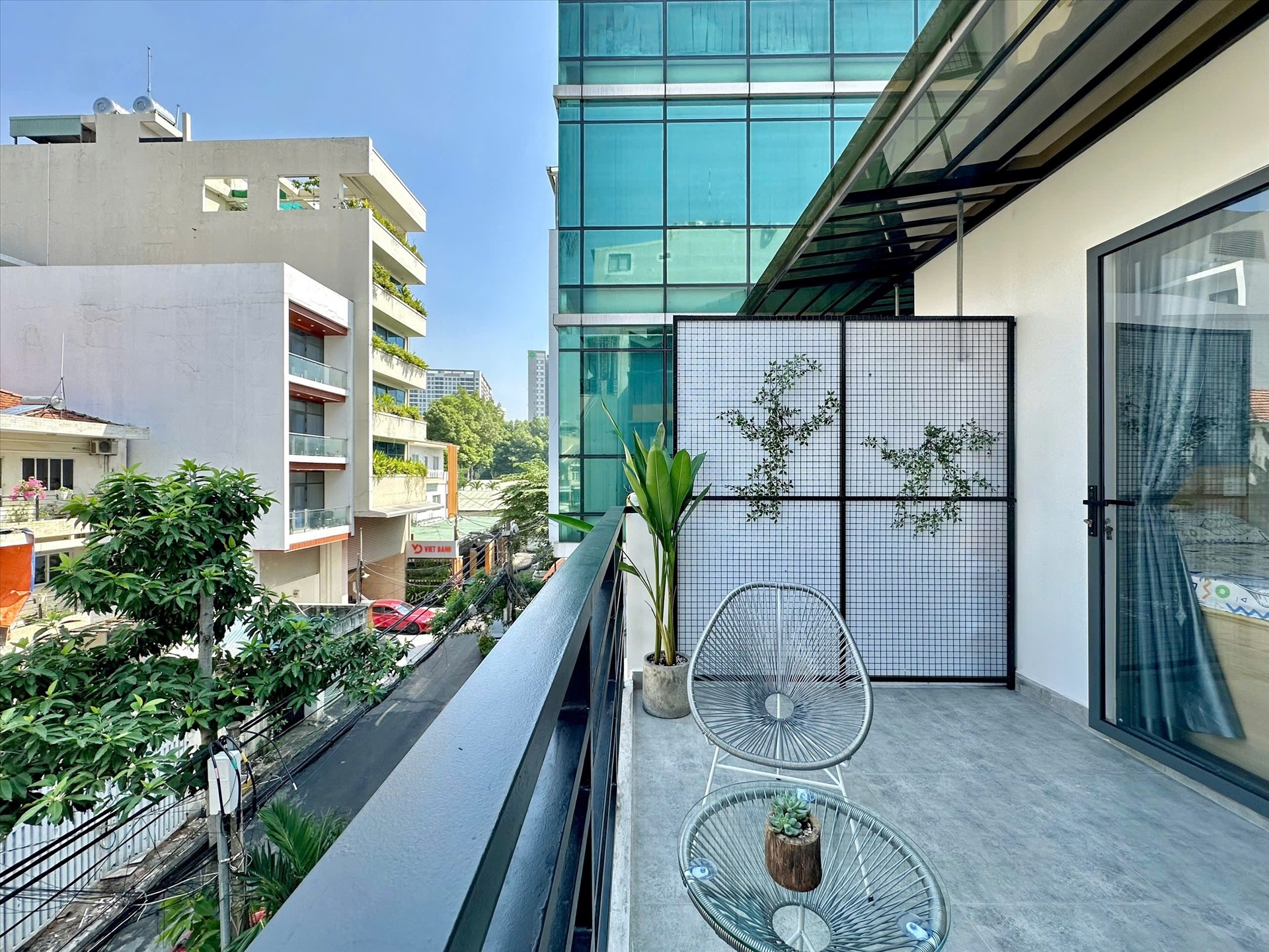 Phòng trọ Studio 30m2 tại HL Apartment Sông Thương - Tân Bình - Ban công