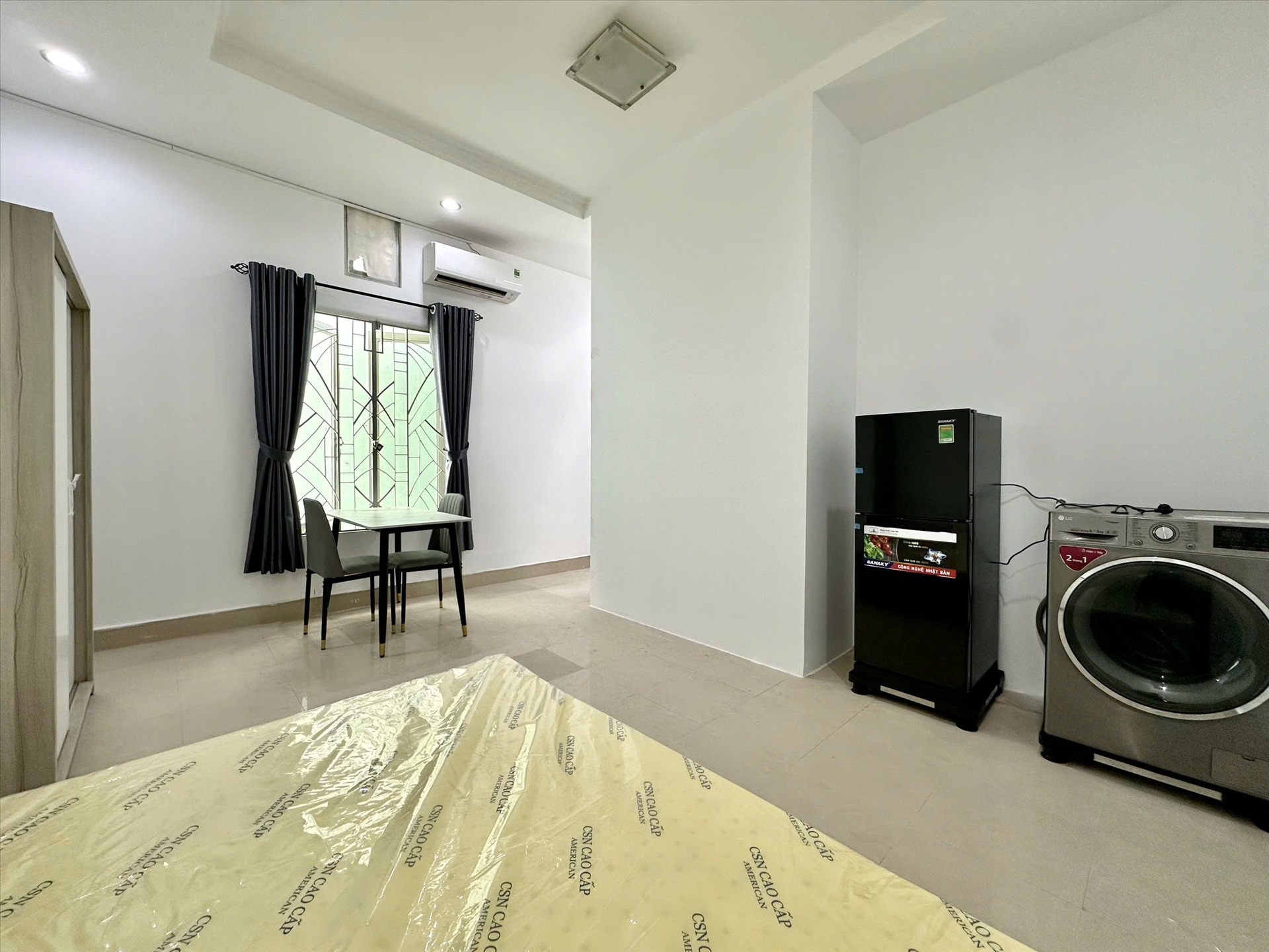 Phòng trọ ST Home Phạm Văn Hai - Tân Bình - Phòng (*)