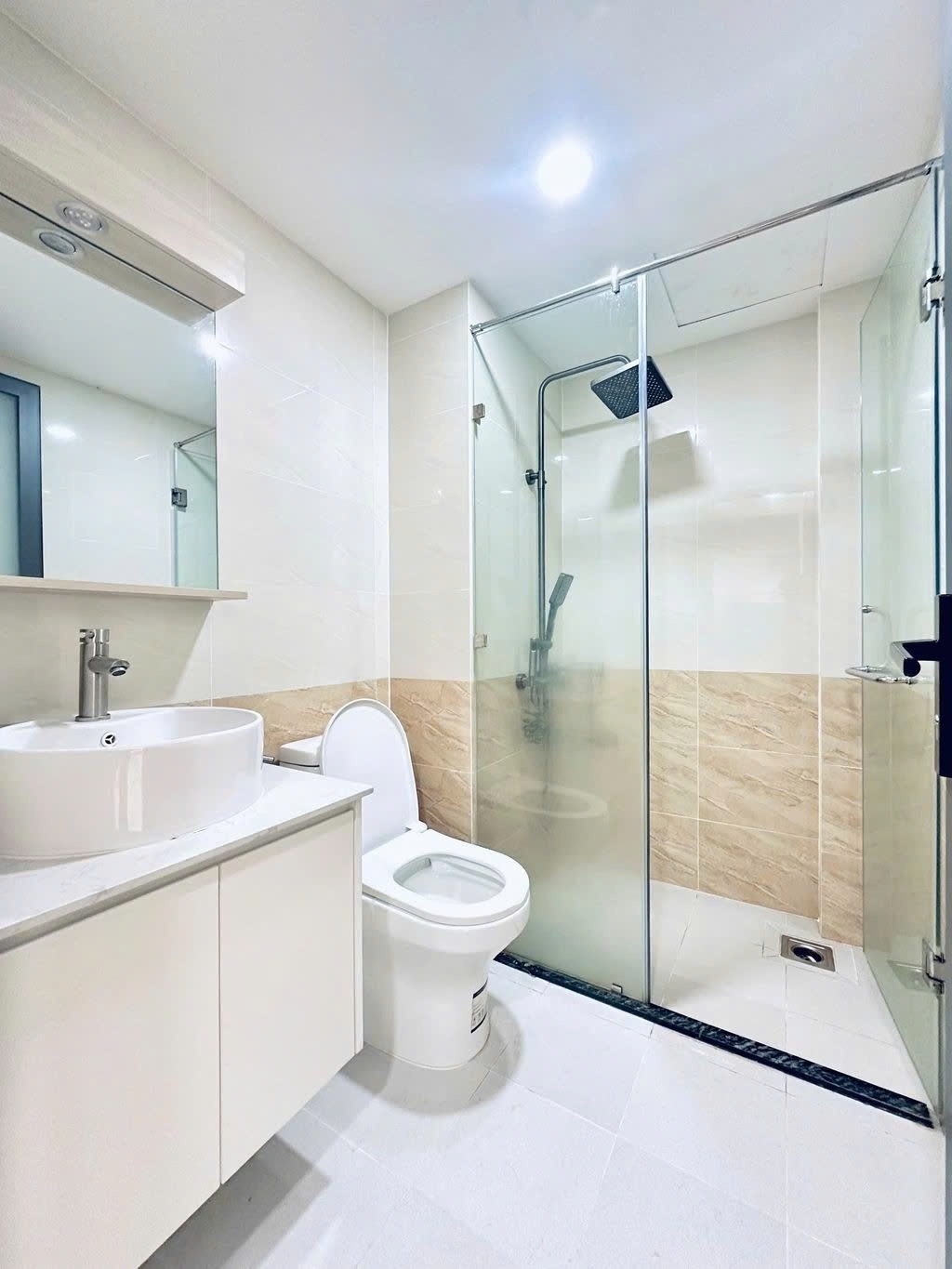 Phòng trọ Studio 30m2 tại PTC House Hào Hảo - Quận 10 - Phòng tắm