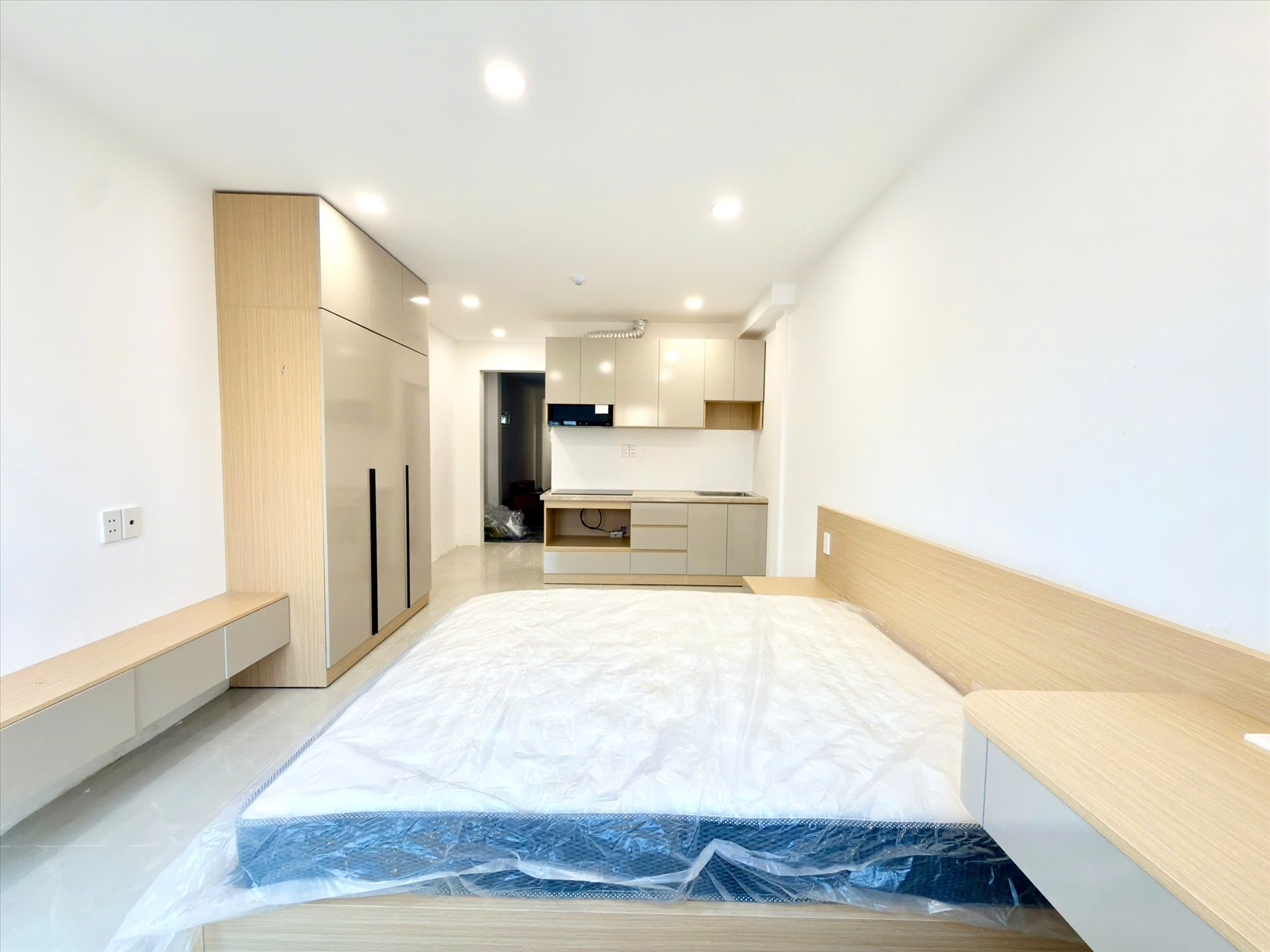 Phòng trọ Studio 35m2 tại Joo House Nguyễn Văn Cừ - Quận 1 - Ban công