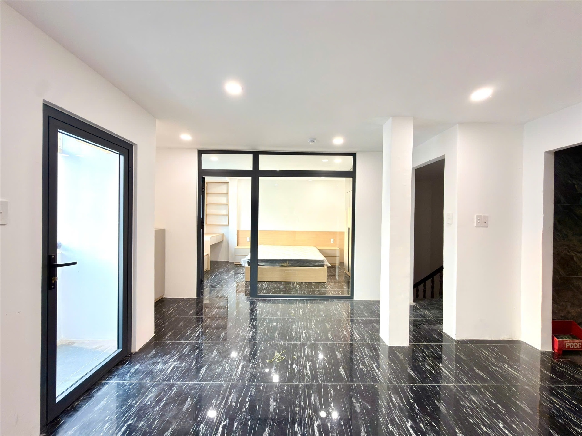 Phòng trọ 1 Phòng ngủ 45m2 tại Joo House Nguyễn Văn Cừ - Quận 1 - Phòng khách