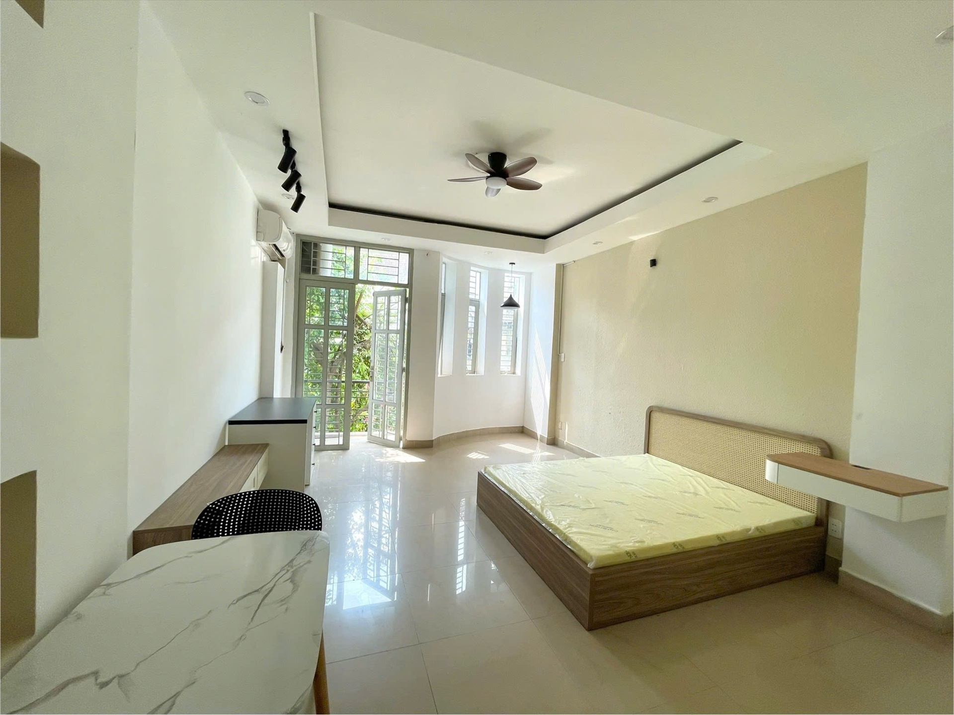 Phòng trọ Jinjoo Home Huỳnh Văn Bánh - Phú Nhuận - Phòng (*)