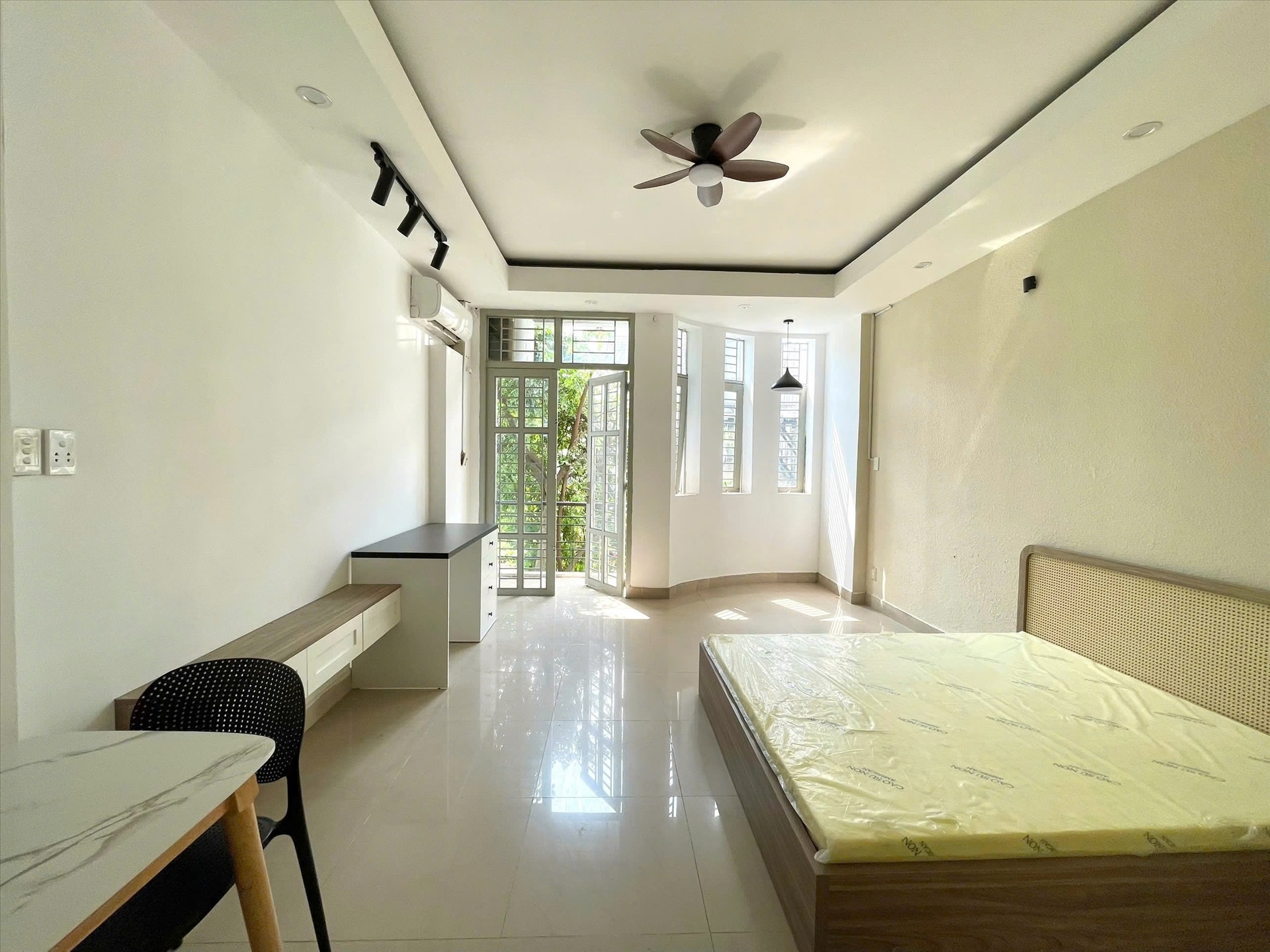 Phòng trọ Jinjoo Home Huỳnh Văn Bánh - Phú Nhuận - Phòng (*)