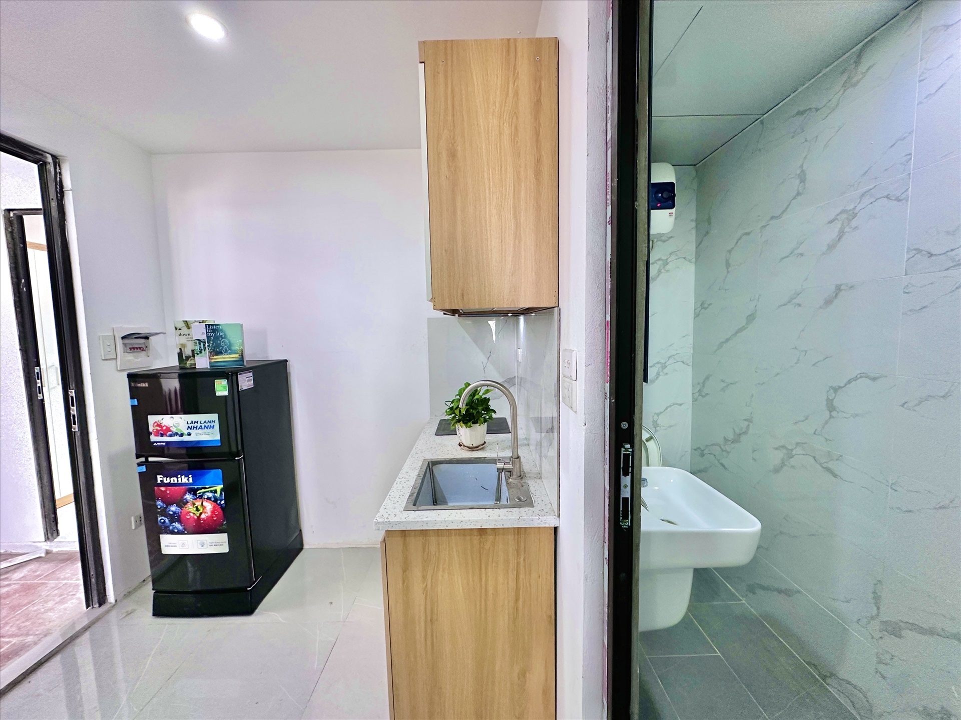 Phòng trọ Studio 28m2 tại Suha Home Nguyễn Văn Huyên - Cầu Giấy - Phòng bếp