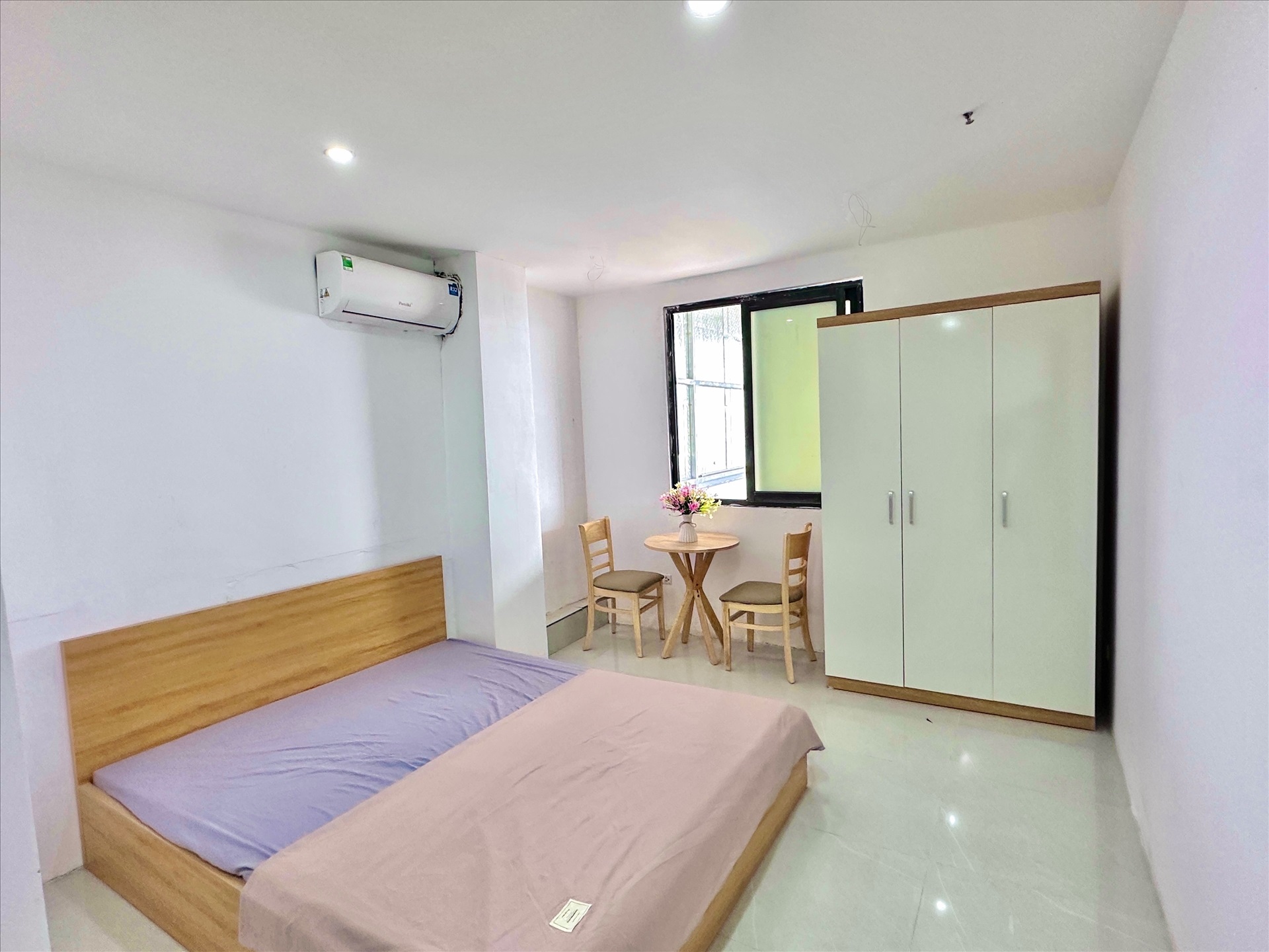 Phòng trọ Studio 28m2 tại Suha Home Nguyễn Văn Huyên - Cầu Giấy - Phòng khách