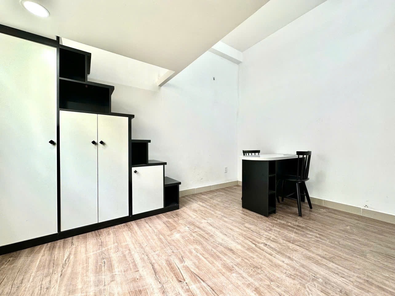 Phòng trọ Duplex 20m2 tại TL Home Đặng Thuỳ Trâm 1 - Bình Thạnh - Phòng khách