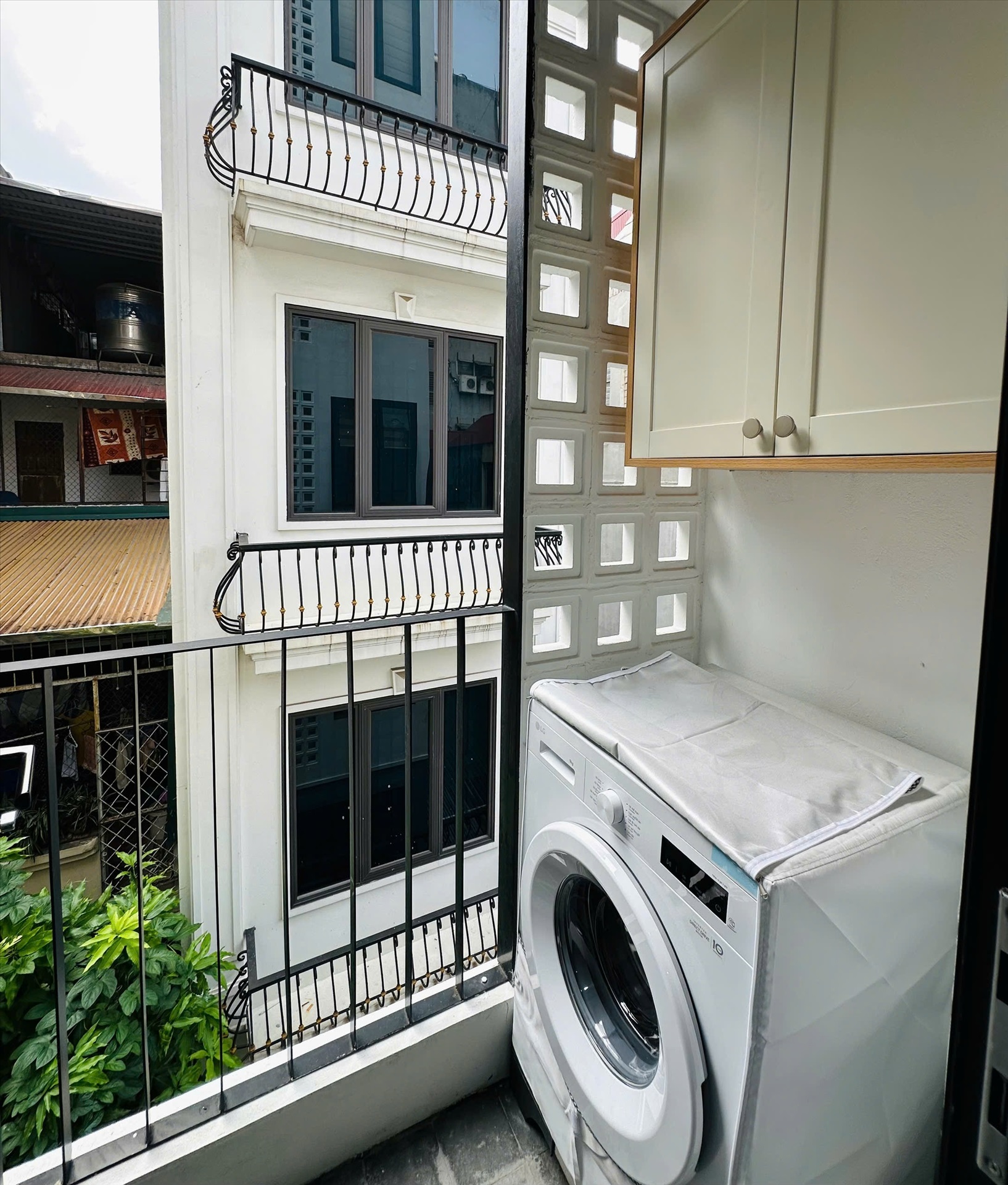 Phòng trọ Studio 30m2 tại TT House Yên Lãng - Đống Đa - Ban công