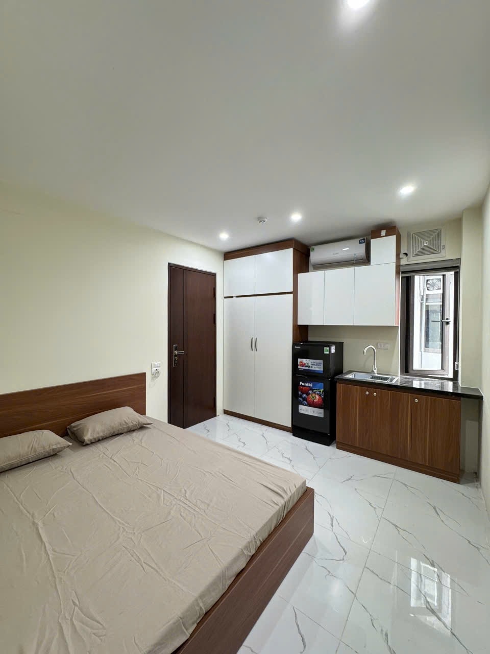 Phòng trọ TNR Home 1 Nguyễn Khánh Toàn - Cầu Giấy - Phòng (*)