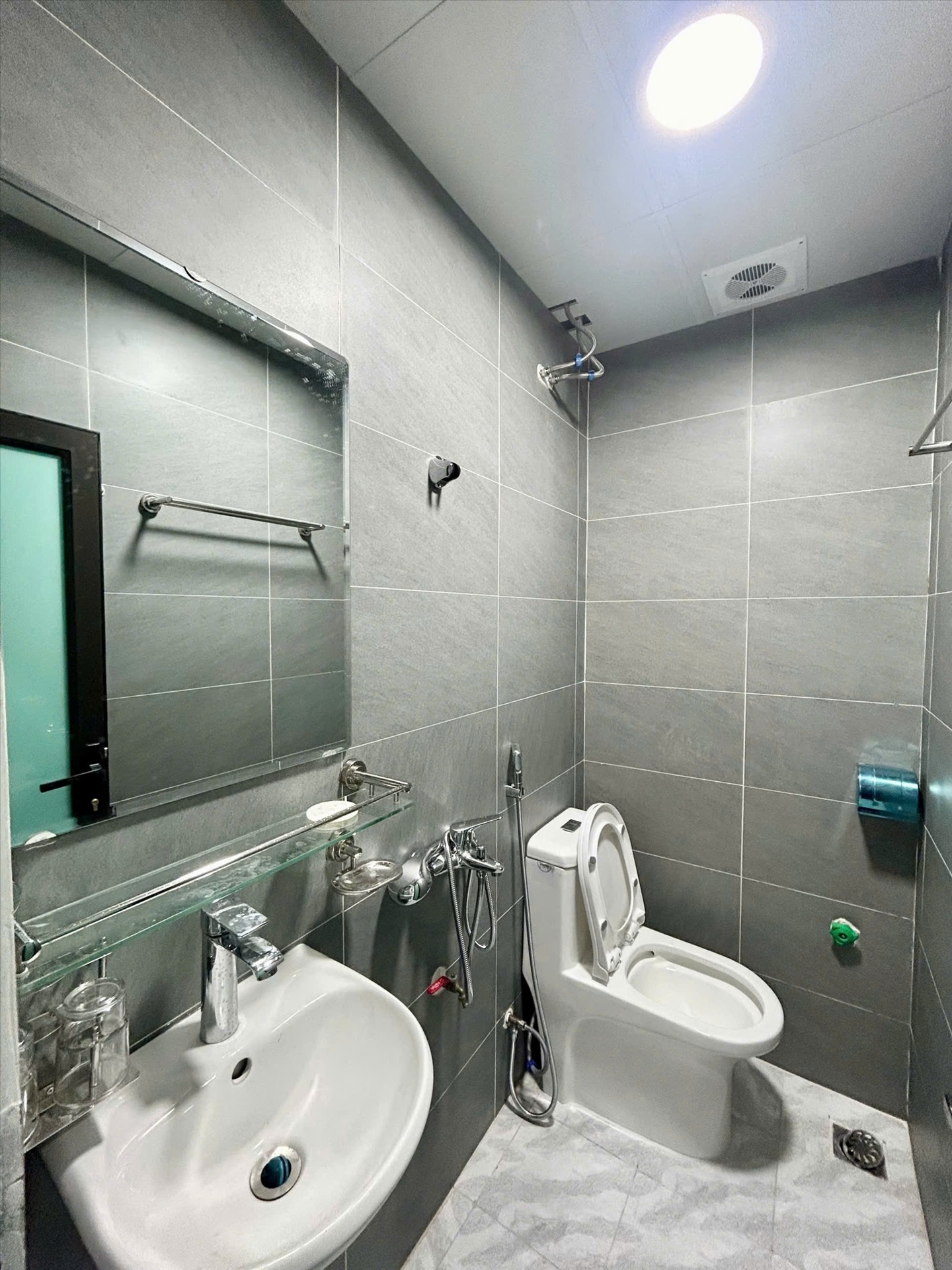 Phòng trọ Studio 23m2 tại TNR Home Trần Duy Hưng -  Cầu Giấy - Phòng tắm