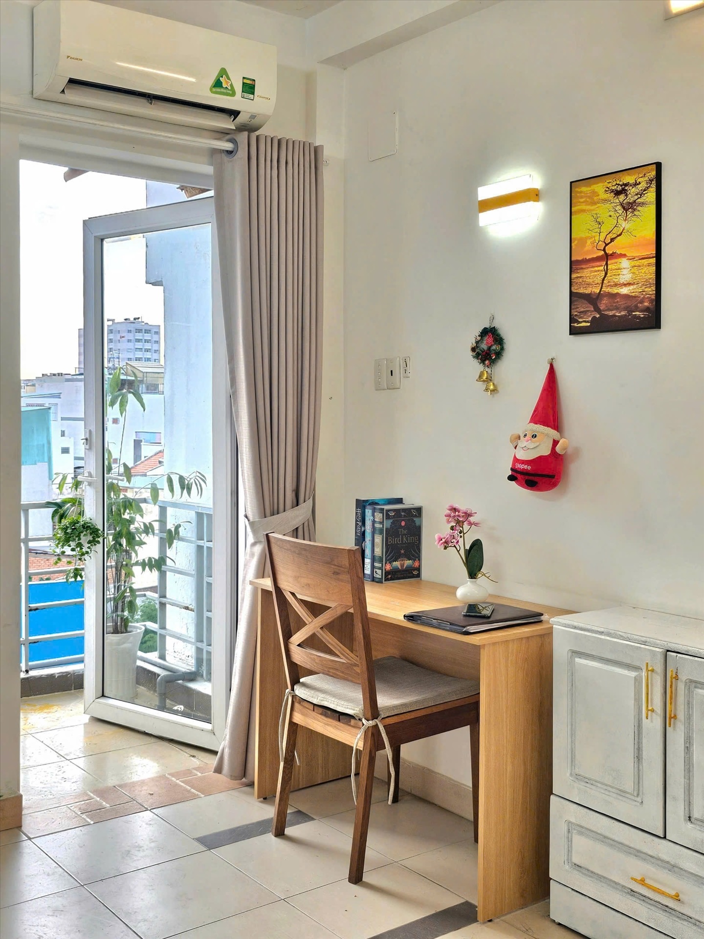 Phòng trọ Studio 35m2 tại DV Home Nơ Trang Long - Bình Thạnh  - Góc làm việc