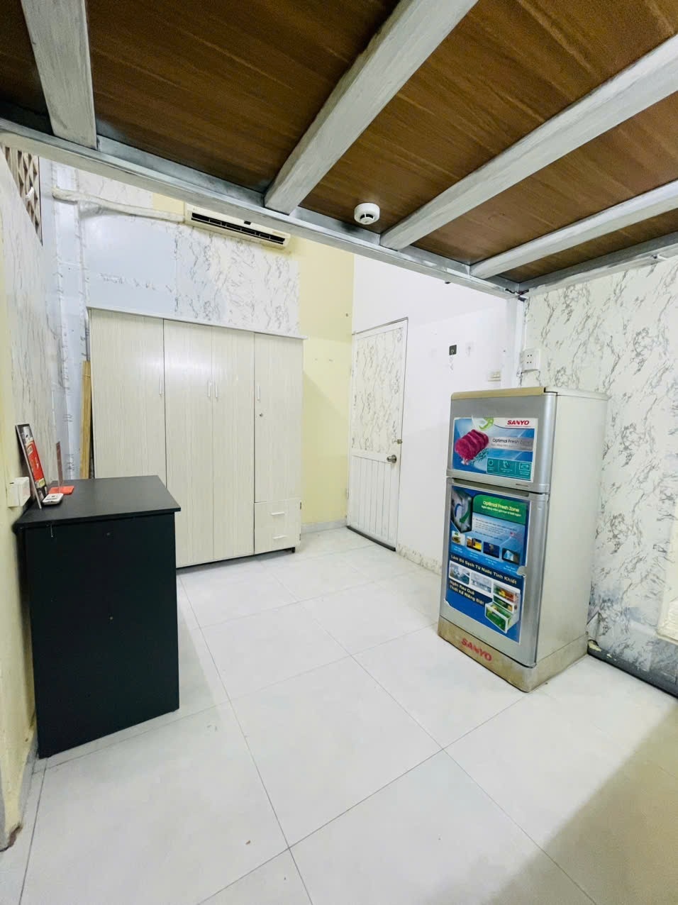 Phòng trọ Duplex 20m2 tại Zenith Home Cộng Hoà - Tân Bình  - Phòng khách