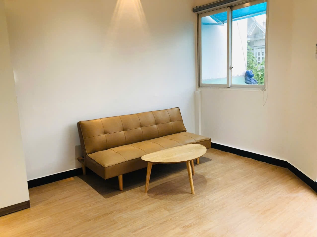 Phòng trọ Duplex 25m2 tại Jinjoo Home Đặng Thuỳ Trâm - Bình Thạnh - Phòng khách