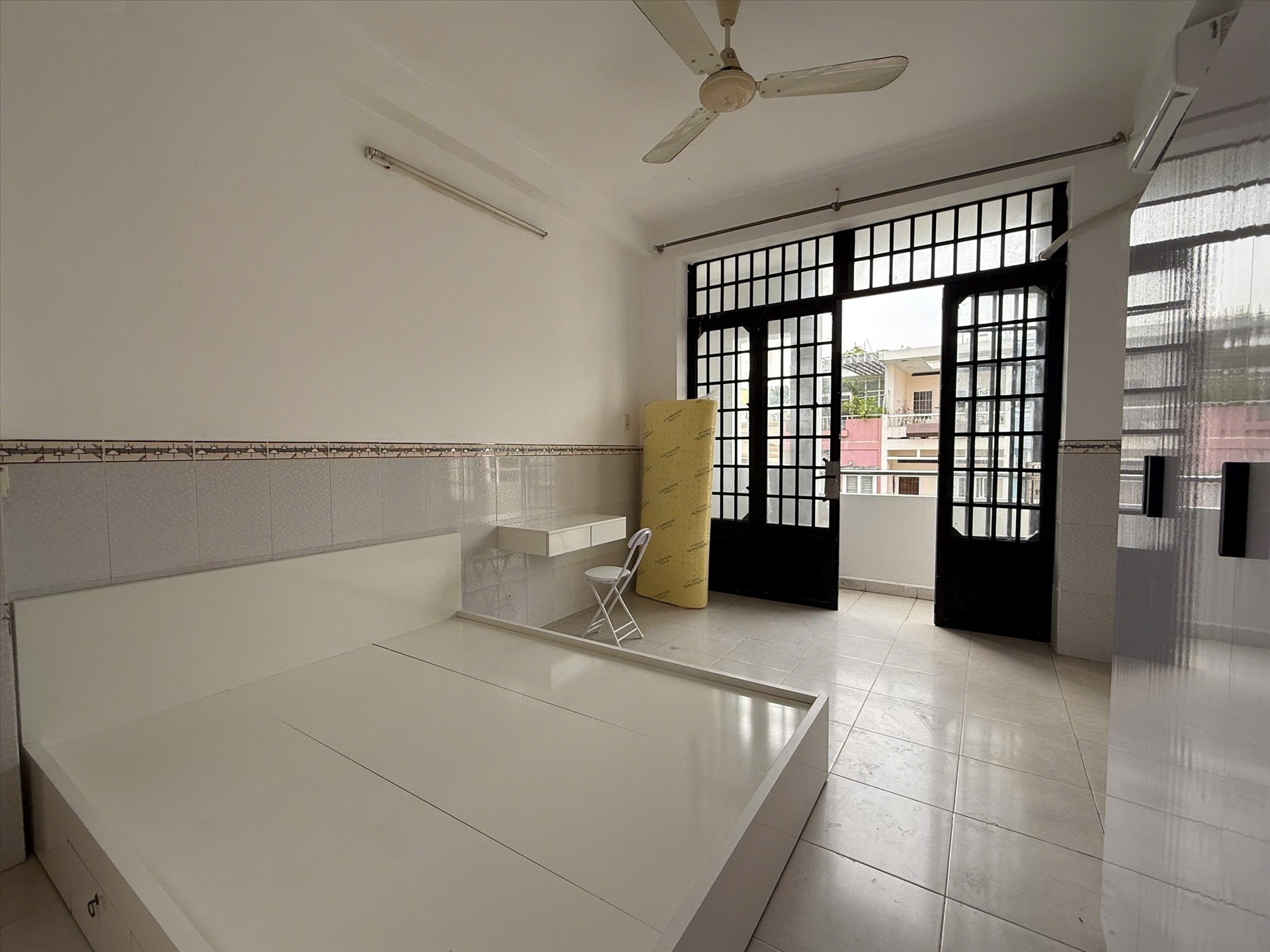 Phòng trọ SL House Chấn Hưng - Tân Bình - Phòng (*)