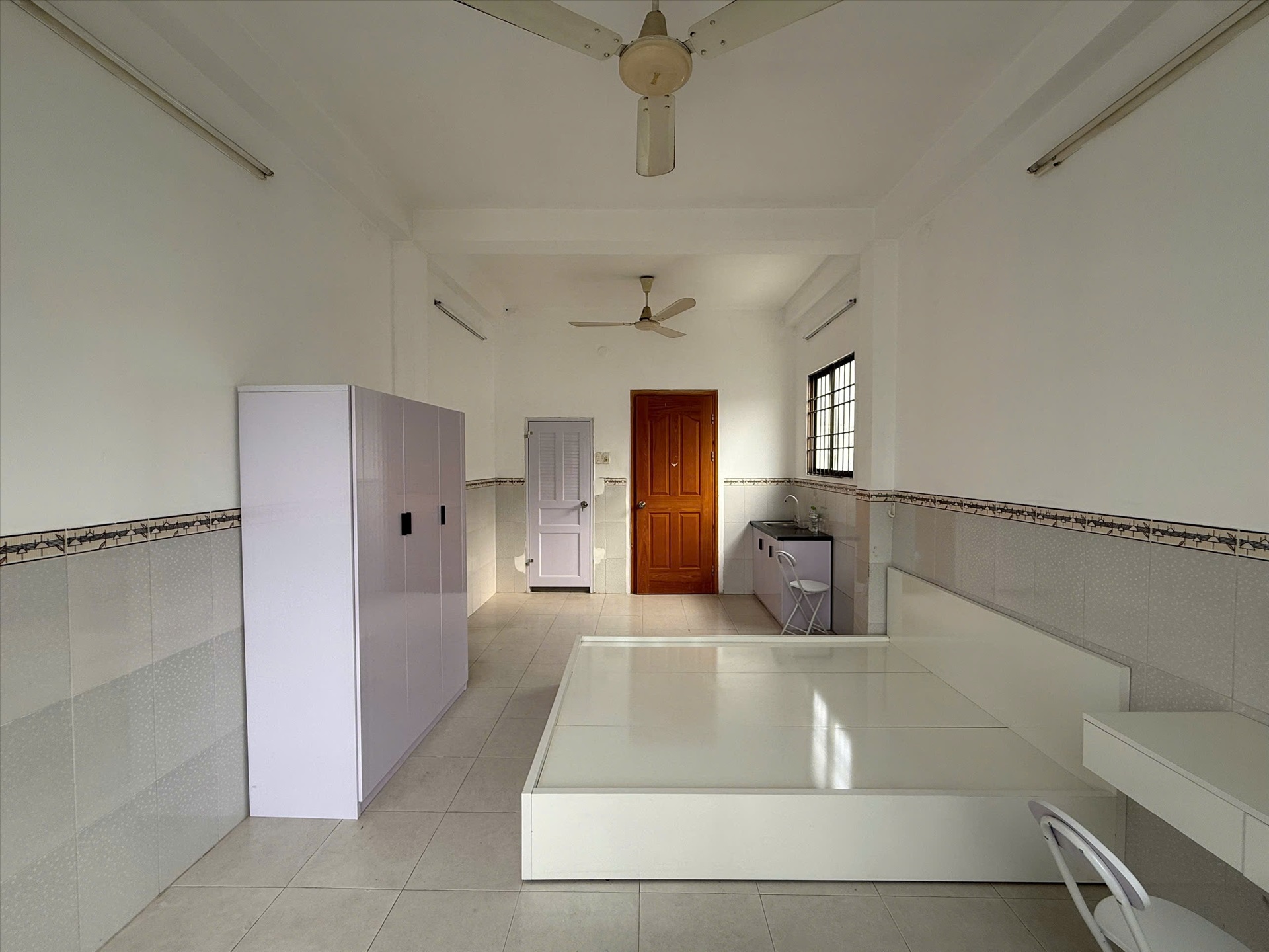 Phòng trọ SL House Chấn Hưng - Tân Bình - Phòng (*)