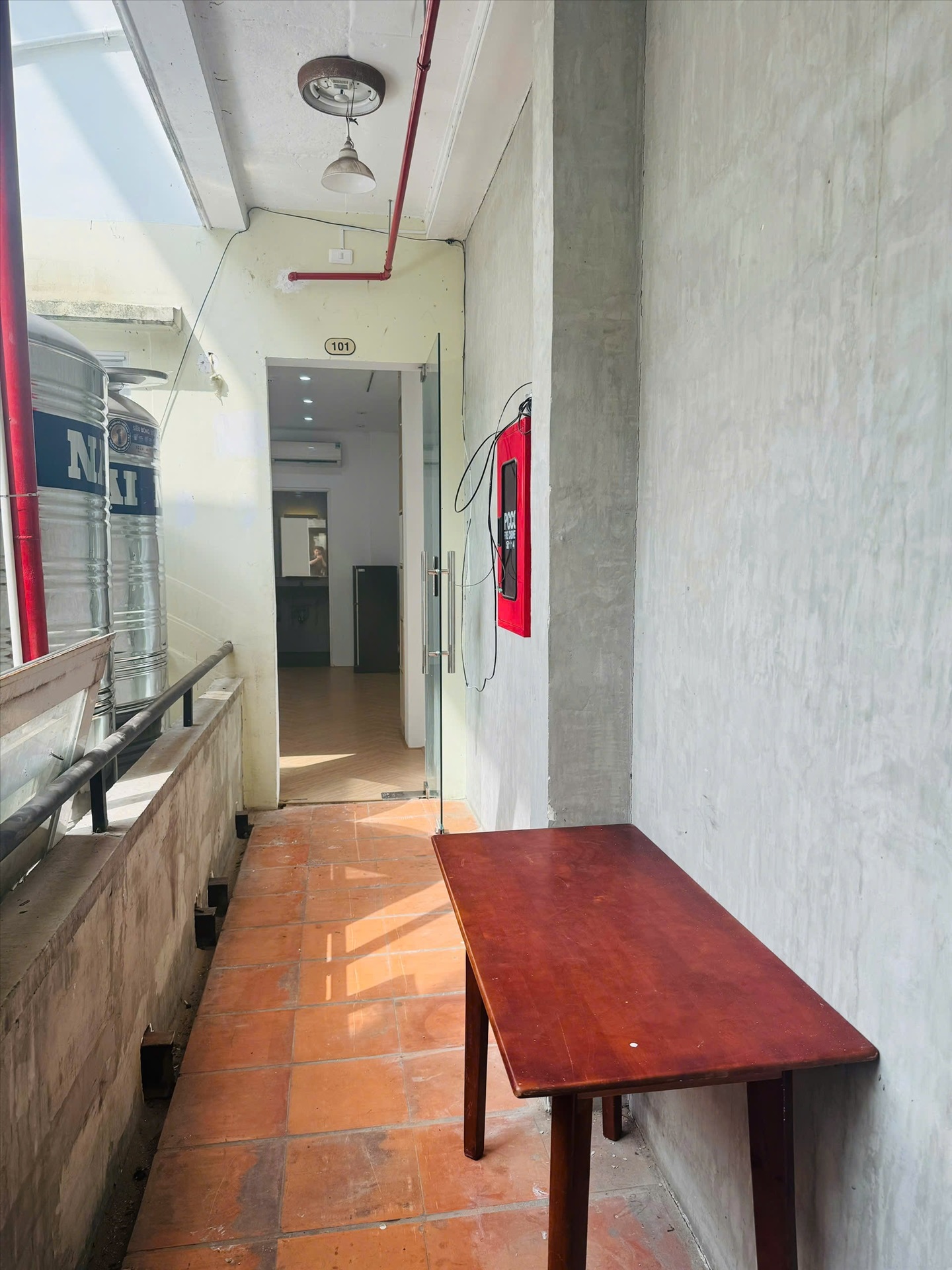 Phòng trọ Studio 30m2 tại HN Room Lê Văn Sỹ - Quận 3  - Ban công