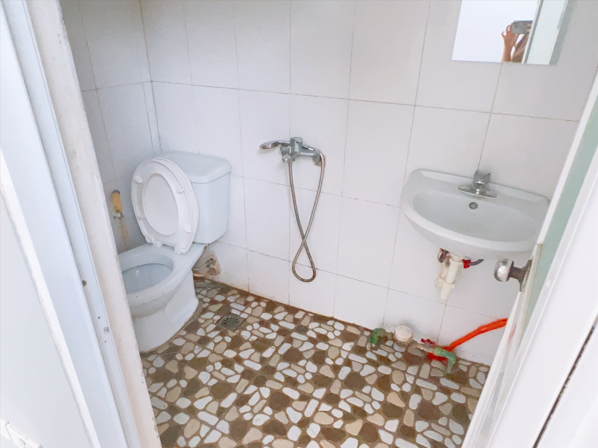 Phòng trọ Studio 25m2 tại HappyHomes Trần Thái Tông - Cầu Giấy - Phòng tắm