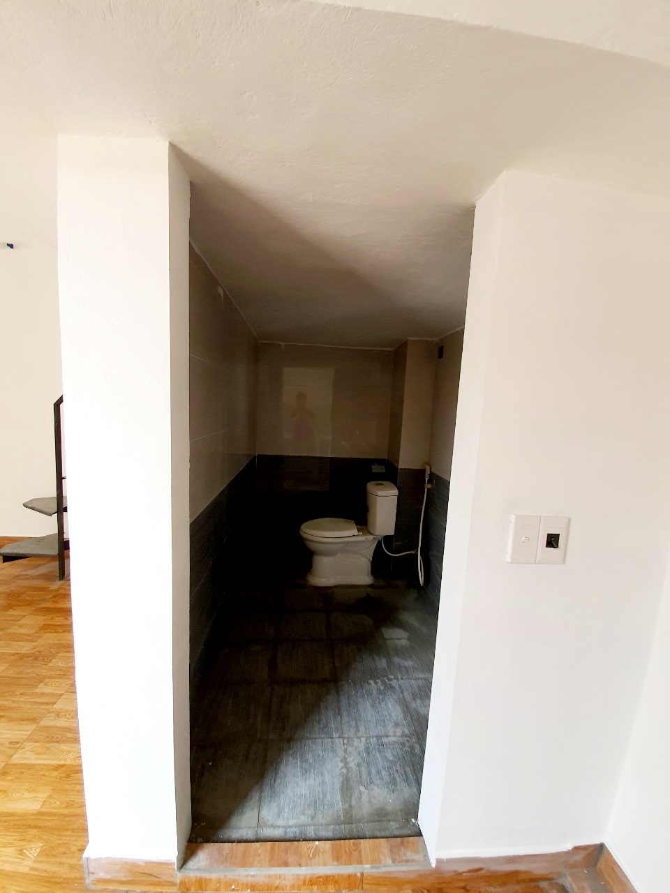 Phòng trọ Duplex 20m2 tại HappyHomes Dịch Vọng - Cầu Giấy - Phòng tắm