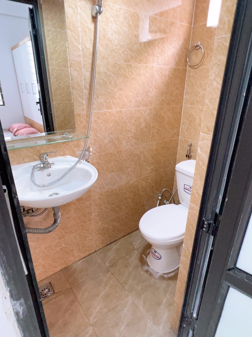 Phòng trọ Studio 25m2 tại HappyHomes 3 Hồ Tùng Mậu - Bắc Từ Liêm - Phòng tắm