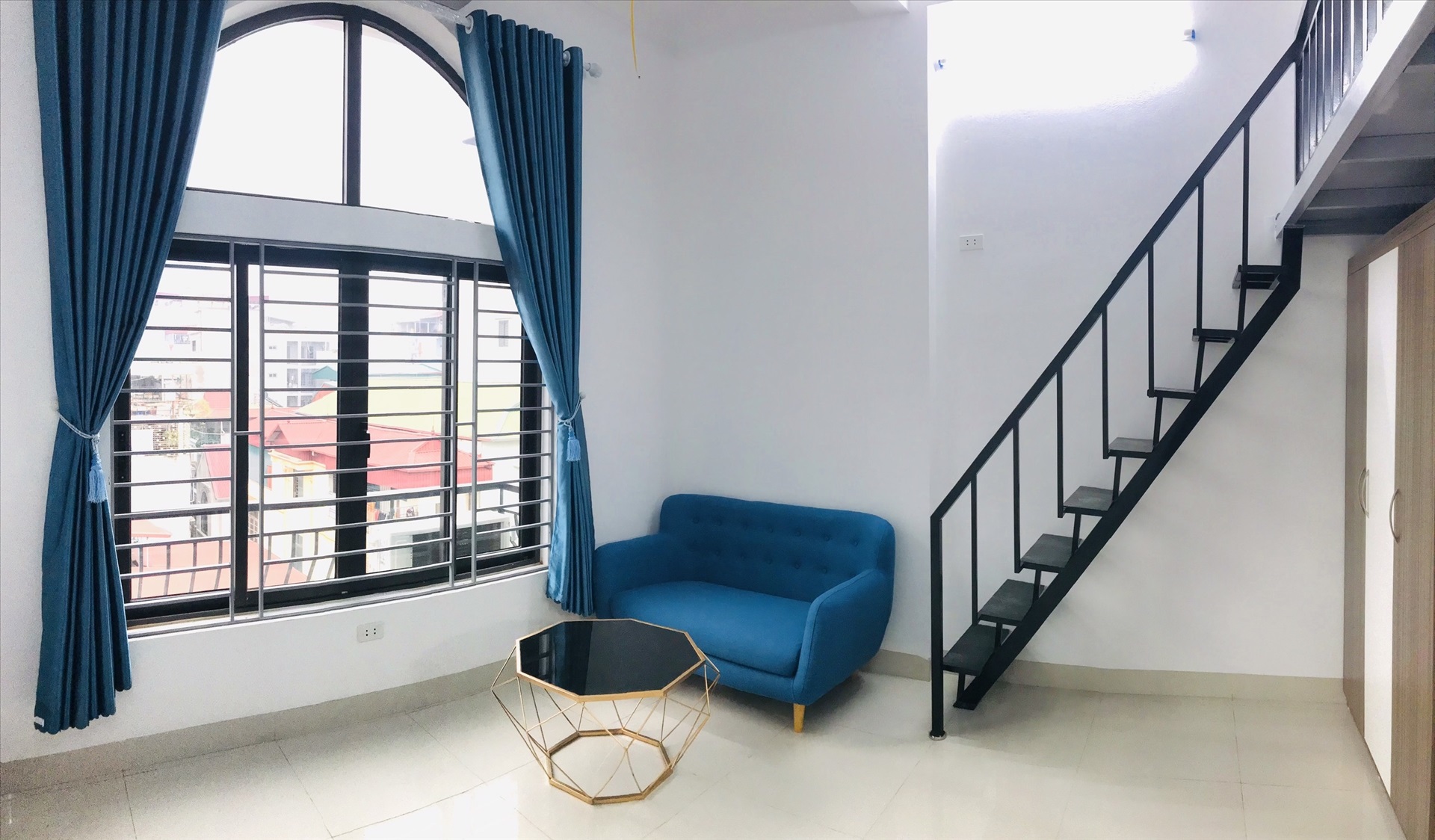 Phòng trọ Duplex 30m2 tại TT House 3 Nguyễn Khánh Toàn - Cầu Giấy - Phòng khách