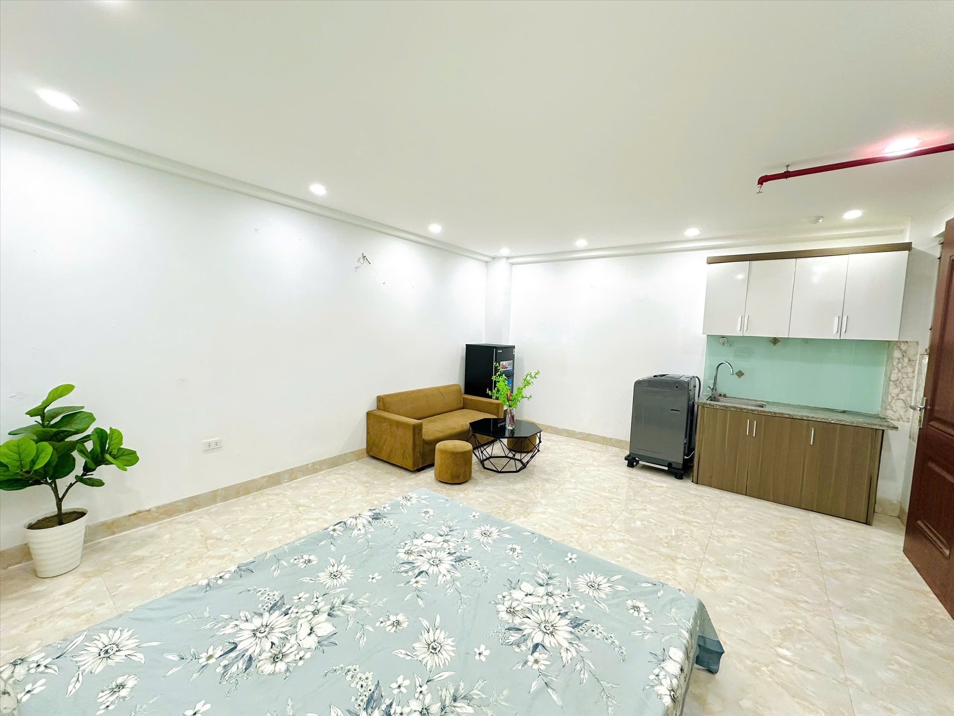 Phòng trọ Studio 30m2 tại TT House 3 Đường Láng - Đống Đa - Phòng khách