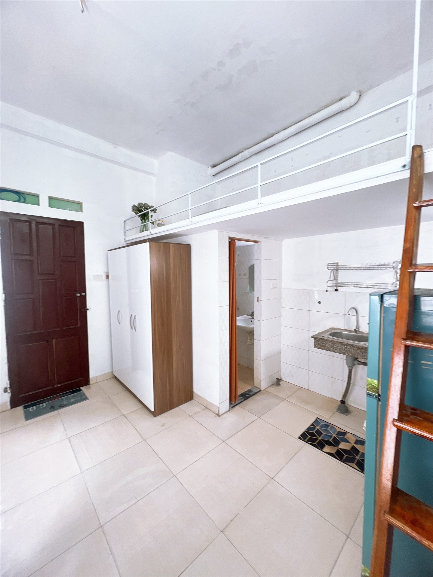 Phòng trọ Duplex 25m2 tại QHOME Đường Láng - Đống Đa - Phòng tắm