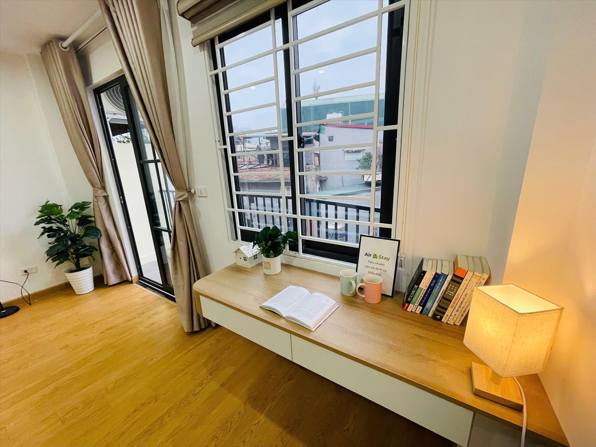 Phòng trọ 2 Phòng ngủ 70m2 tại Airstay Yên Lạc - Hai Bà Trưng - Góc làm việc