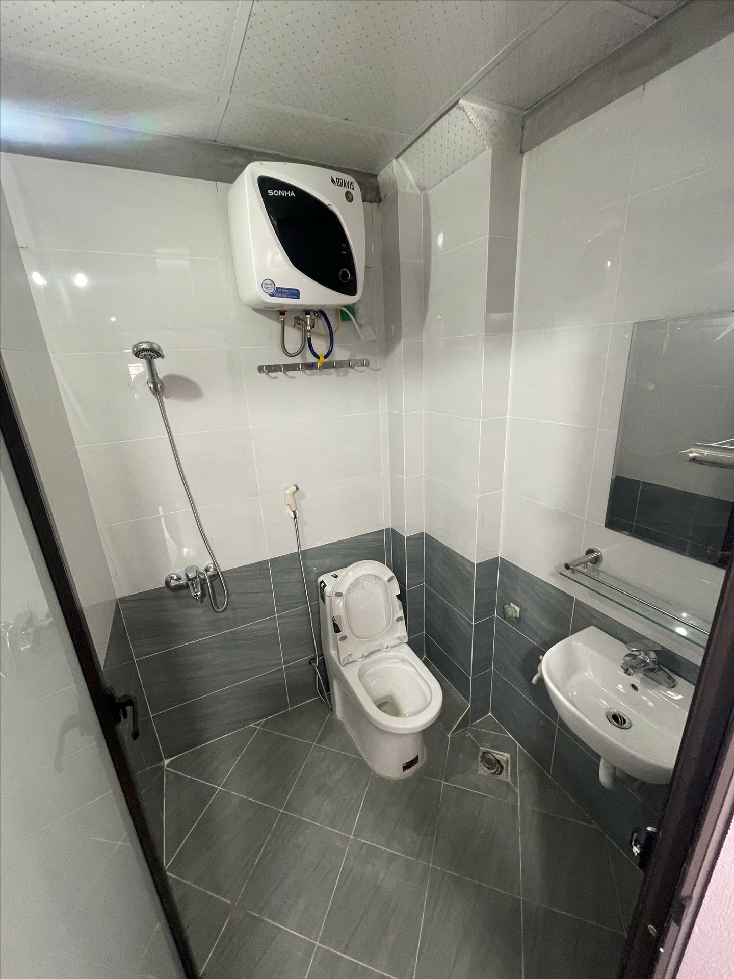 Phòng trọ Studio 25m2 tại LM Land 2 Đức Diễn - Bắc Từ Liêm - Phòng tắm