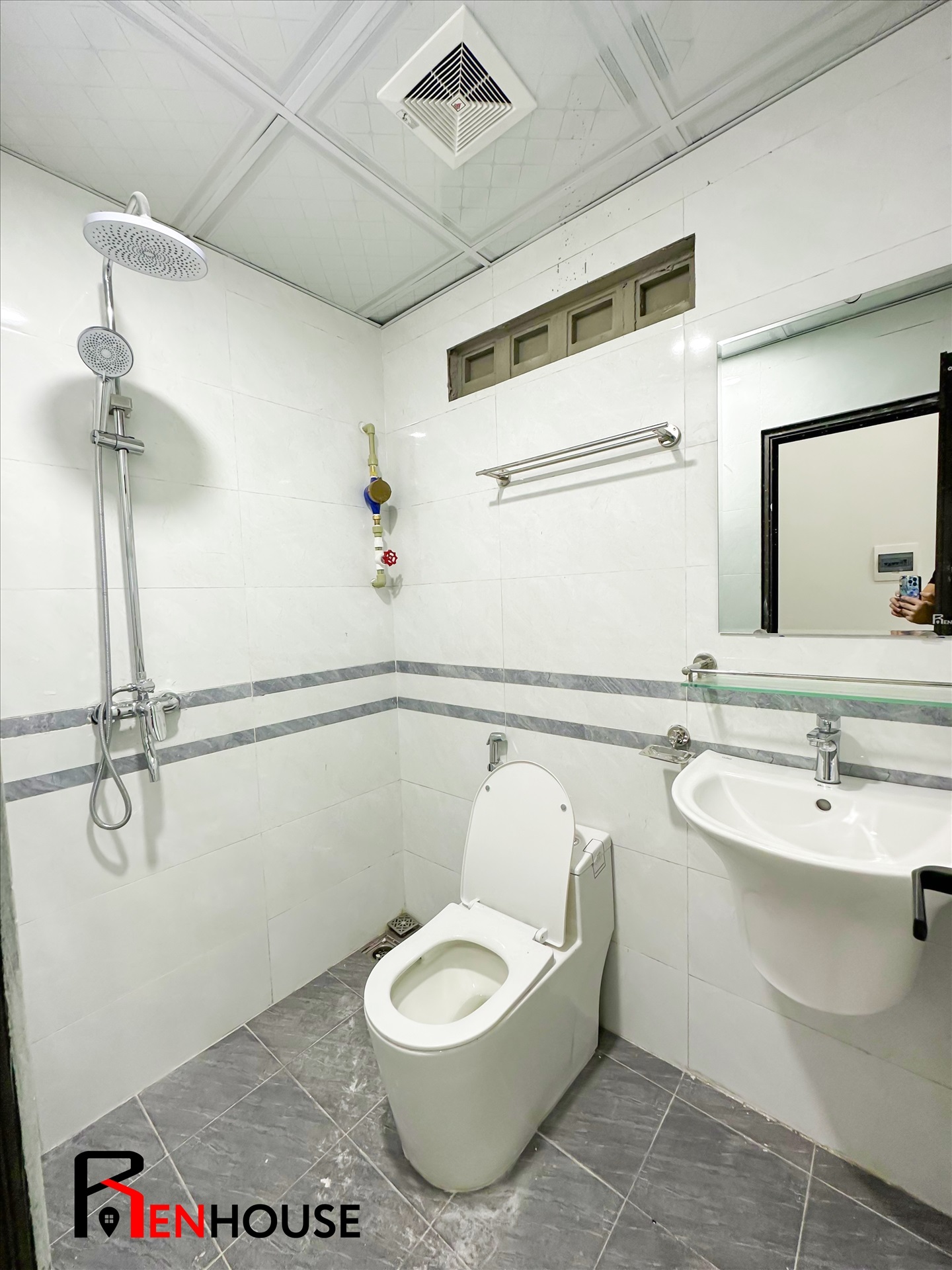 Phòng trọ 1 Phòng ngủ 25m2 tại RENHOUSE An Dương Vương - Tây Hồ - Phòng tắm